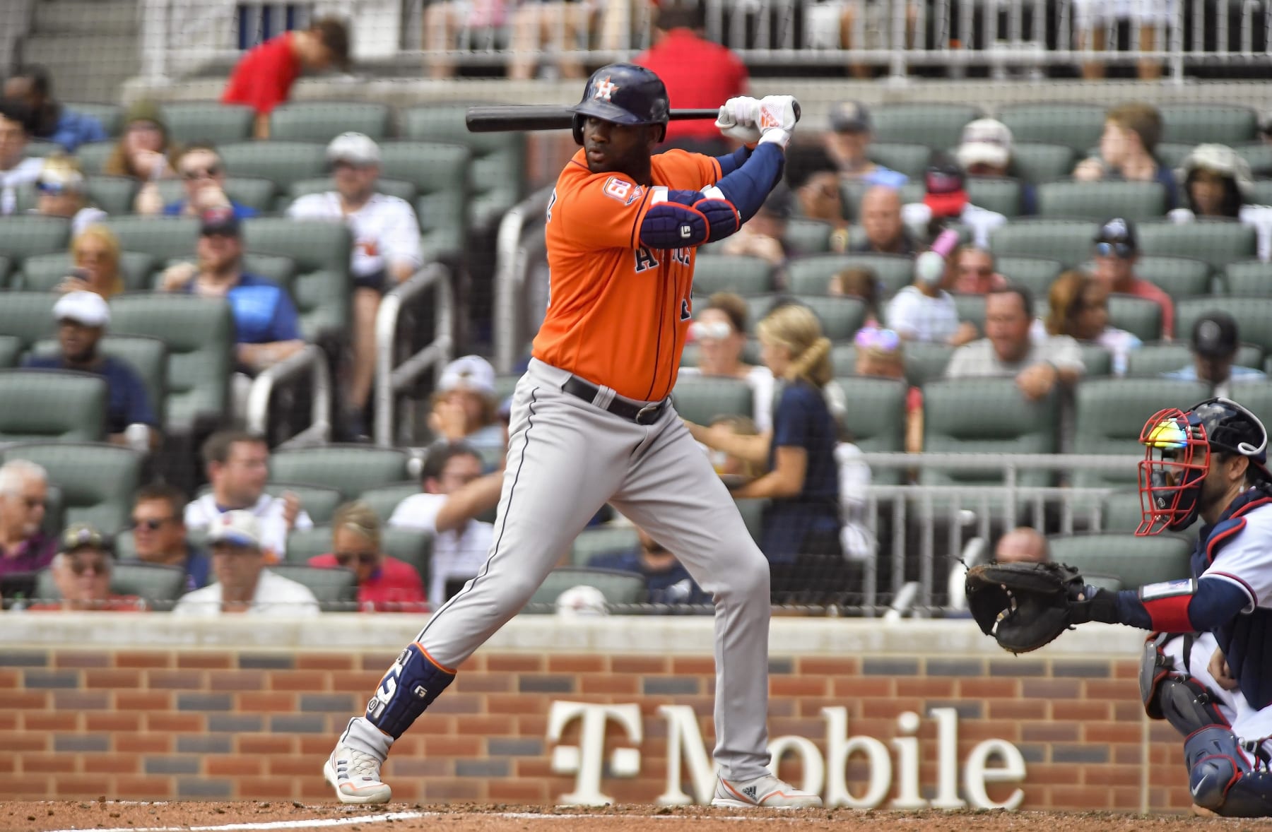 ATLANTA, GA - AUGUST 21: Houston Astros designated hitter Yordan Alvarez at bat during the fifth inning of a MLB game between the Houston Astros and Atlanta Braves on Sunday, August 21, 2022 at Truist Park in Atlanta, GA. (Photo by Austin McAfee/Icon Sportswire via Getty Images)
