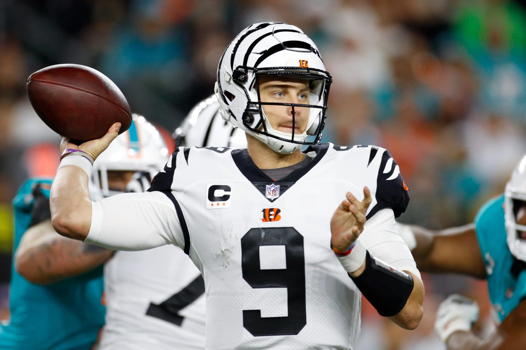 CINCINNATI, OH - SEPTEMBER 29: Cincinnati Bengals quarterback Joe Burrow (9) passes the ball during the game against the Miami Dolphins and the Cincinnati Bengals on September 29, 2022, at Paycor Stadium in Cincinnati, OH.  (Photo by Ian Johnson/Icon Sportswire via Getty Images