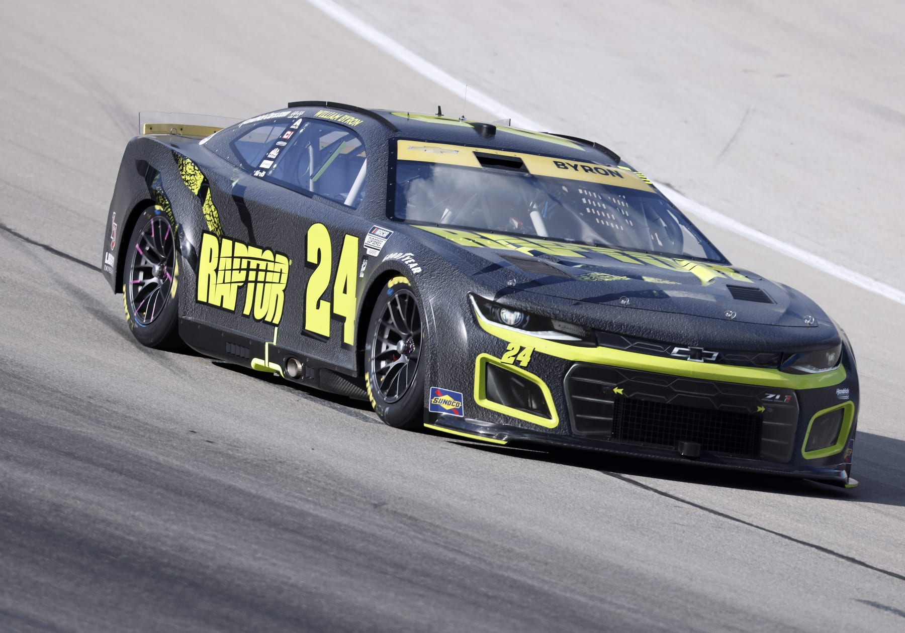 FORT WORTH, TX - SEPTEMBER 25: William Byron (#24 Hendrick Motorsports RaptorTough.com Chevrolet) makes a turn on turn one during the NASCAR Cup Series Playoff Auto Trader EchoPark Automotive 500 on September 25, 2022 at the Texas Motor Speedway in Fort Worth, TX. (Photo by Adam Davis/Icon Sportswire via Getty Images)