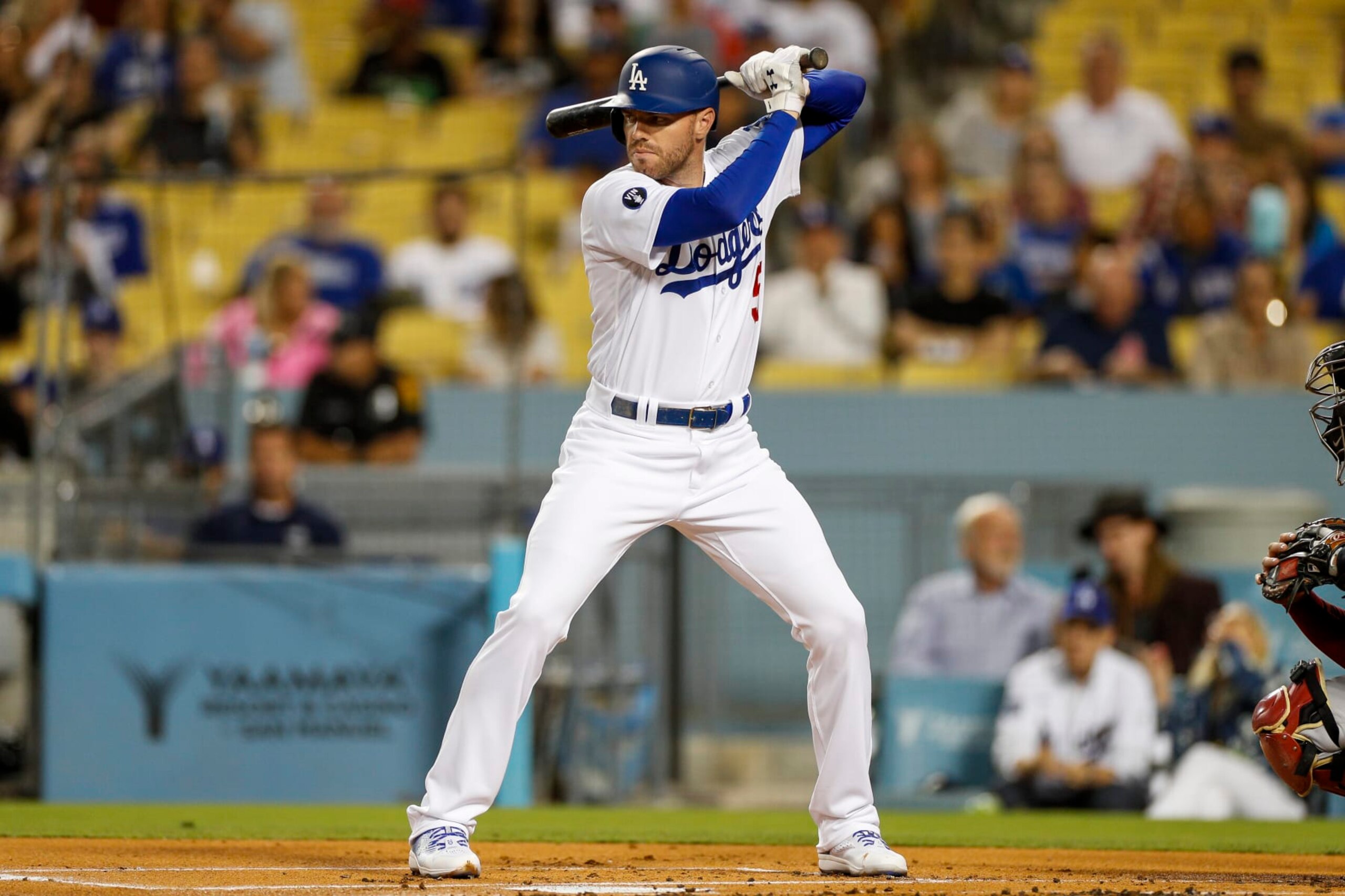 LOS ANGELES, CA - SEPTEMBER 20: Los Angeles Dodgers first baseman Freddie Freeman (5) bats in the first inning during game 2 of a doubleheader against the Arizona Diamondbacks on September 20, 2022, at Dodger Stadium in Los Angeles, CA. (Photo by Brandon Sloter/Icon Sportswire via Getty Images)