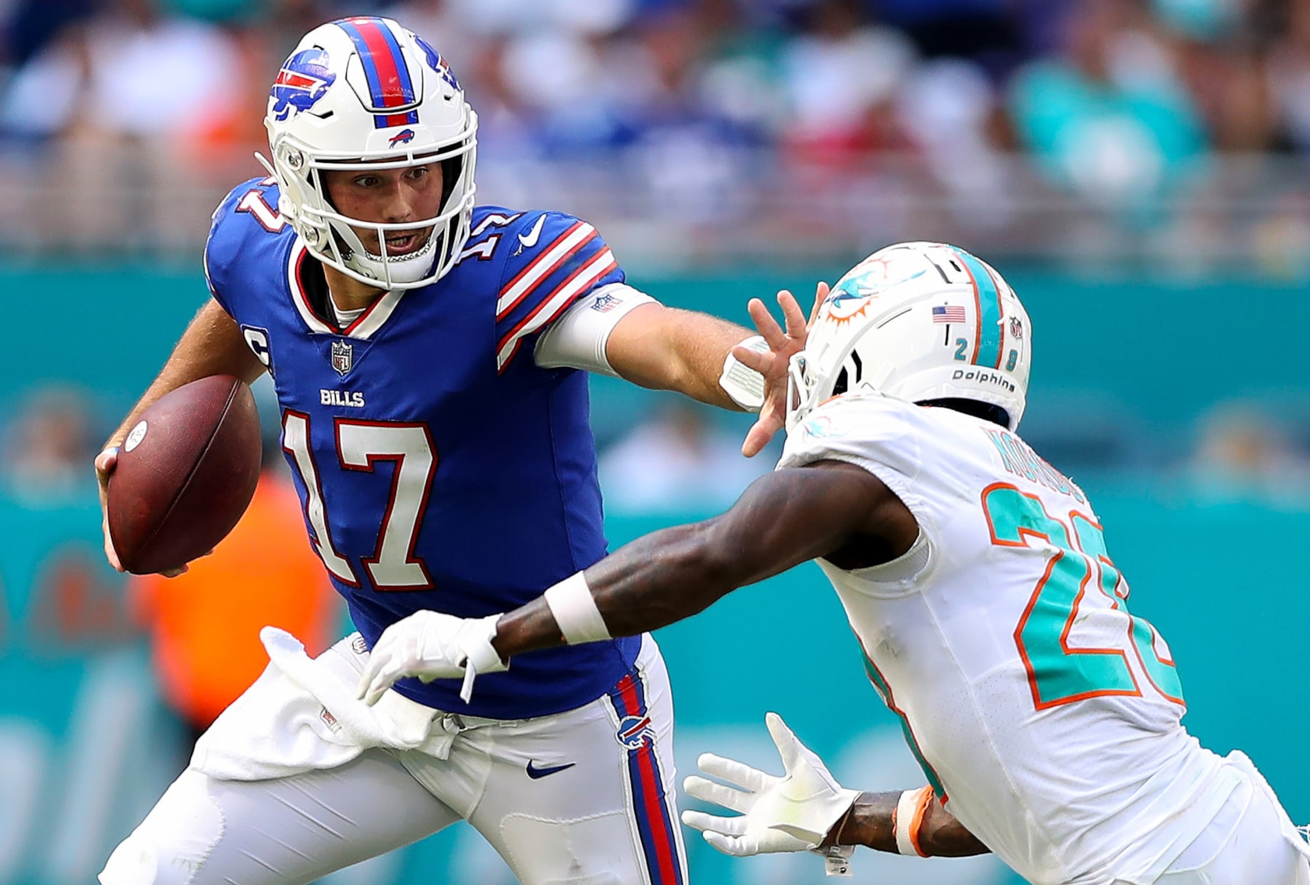 MIAMI GARDENS, FLORIDA - SEPTEMBER 25: (EDITOR'S NOTE: Alternate crop.) Josh Allen #17 of the Buffalo Bills carries the ball during the second half of the game against the Miami Dolphins at Hard Rock Stadium on September 25, 2022 in Miami Gardens, Florida. (Photo by Megan Briggs/Getty Images)