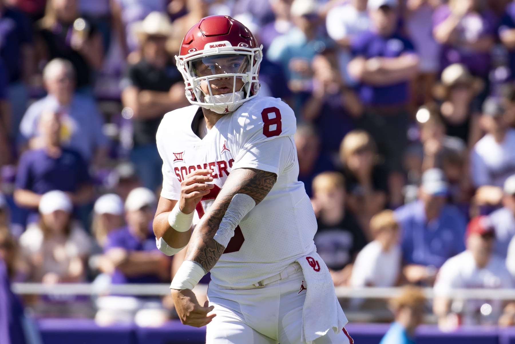 FORT WORTH, TX - OCTOBER 01: Quarterback Dillon Gabriel #8 of the Oklahoma Sooners throws the ball in the first half during Oklahoma's road game against TCU at Amon G. Carter Stadium on October 1, 2022 in Fort Worth, Texas. (Photo by Emil Lippe/Getty Images)