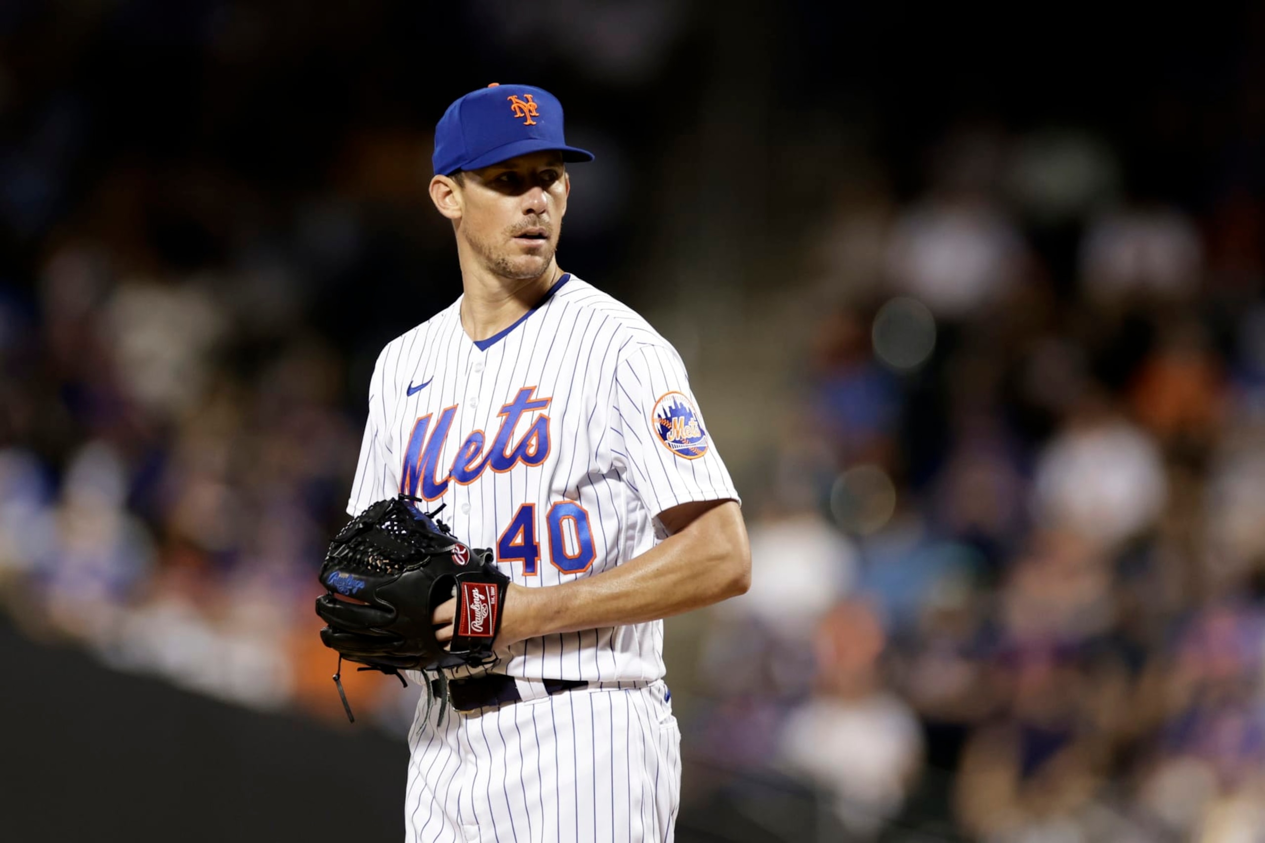 NEW YORK, NY - SEPTEMBER 17: Chris Bassitt #40 of the New York Mets pitches during the third inning against the Pittsburgh Pirates at Citi Field on September 17, 2022 in the Queens borough of New York City. (Photo by Adam Hunger/Getty Images)