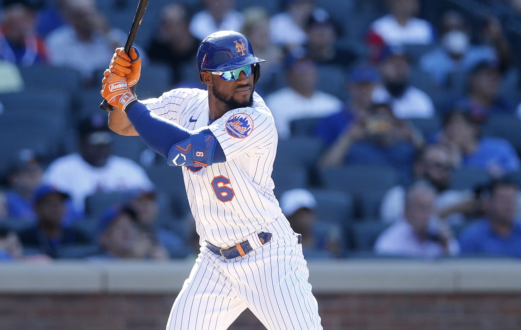 NEW YORK, NEW YORK - SEPTEMBER 01:  Starling Marte #6 of the New York Mets in action against the Los Angeles Dodgers at Citi Field on September 01, 2022 in New York City. The Mets defeated the Dodgers 5-3. (Photo by Jim McIsaac/Getty Images)