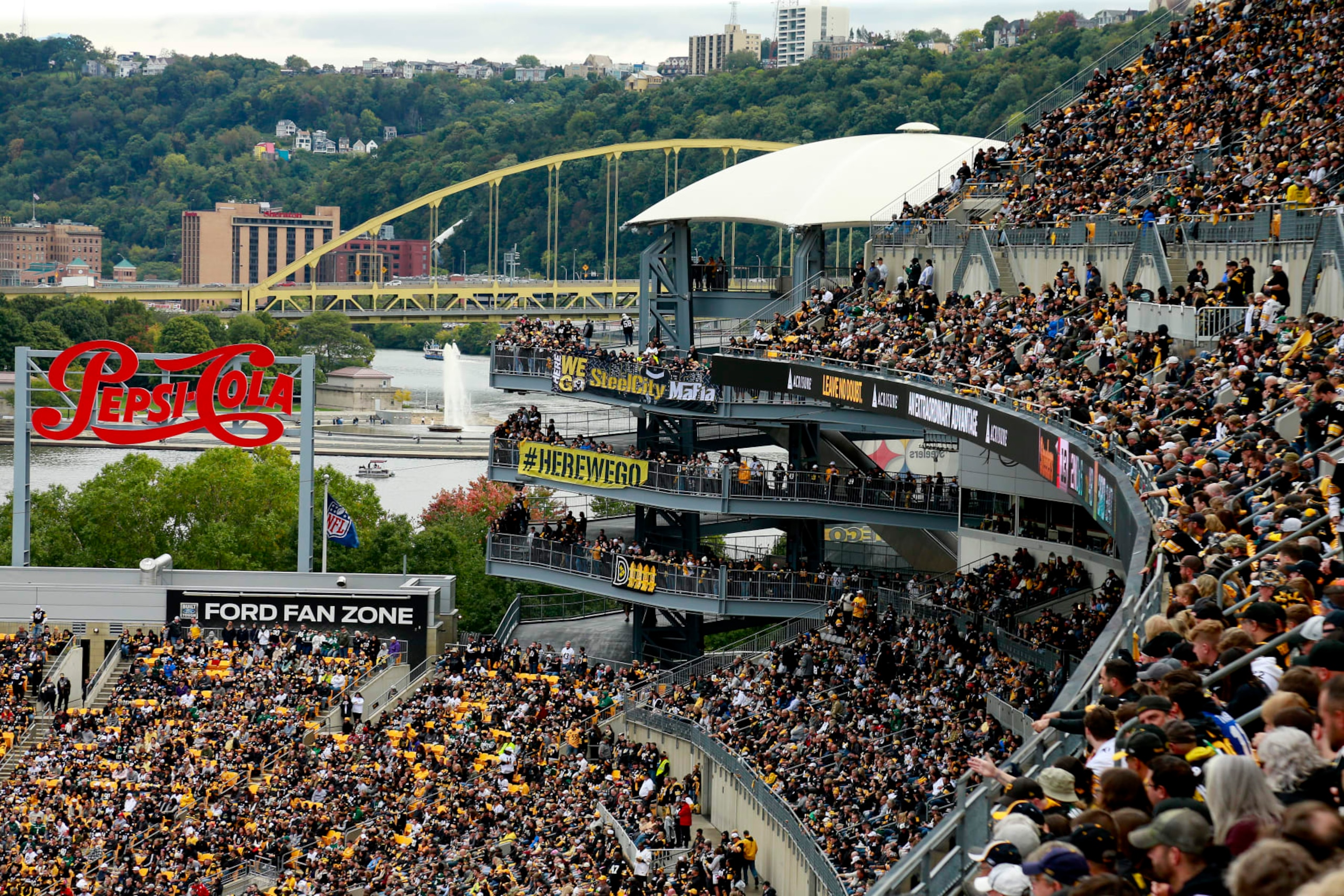 PITTSBURGH, PENNSYLVANIA - OCTOBER 02: A general view during the game between the New York Jets and the Pittsburgh Steelers at Acrisure Stadium on October 02, 2022 in Pittsburgh, Pennsylvania. (Photo by Justin K. Aller/Getty Images) PITTSBURGH, PENNSYLVANIA - OCTOBER 02: A general view during the game between the New York Jets and the Pittsburgh Steelers at Acrisure Stadium on October 02, 2022 in Pittsburgh, Pennsylvania. (Photo by Justin K. Aller/Getty Images)
