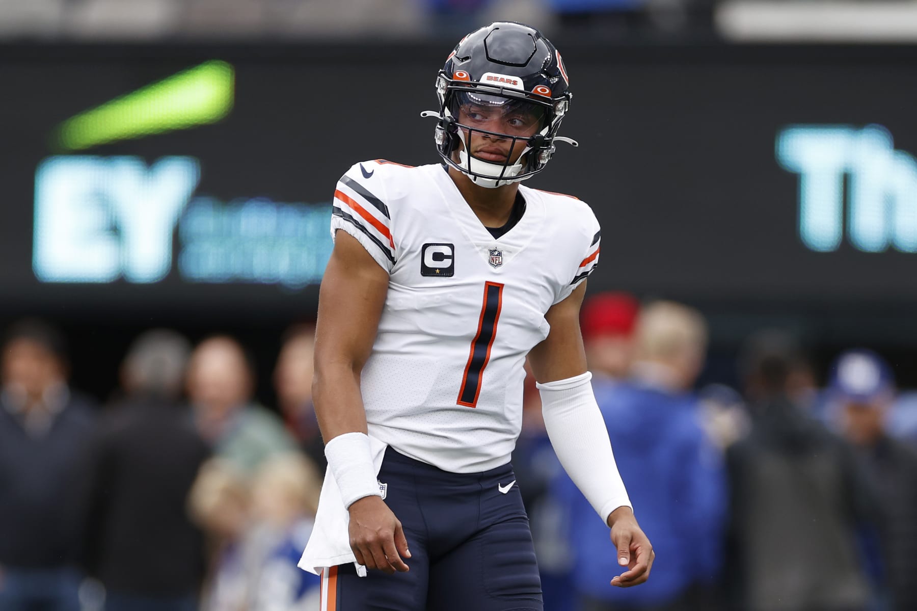 EAST RUTHERFORD, NEW JERSEY - OCTOBER 02: Justin Fields #1 of the Chicago Bears looks on during warmups before the game against the New York Giants at MetLife Stadium on October 02, 2022 in East Rutherford, New Jersey. (Photo by Sarah Stier/Getty Images)