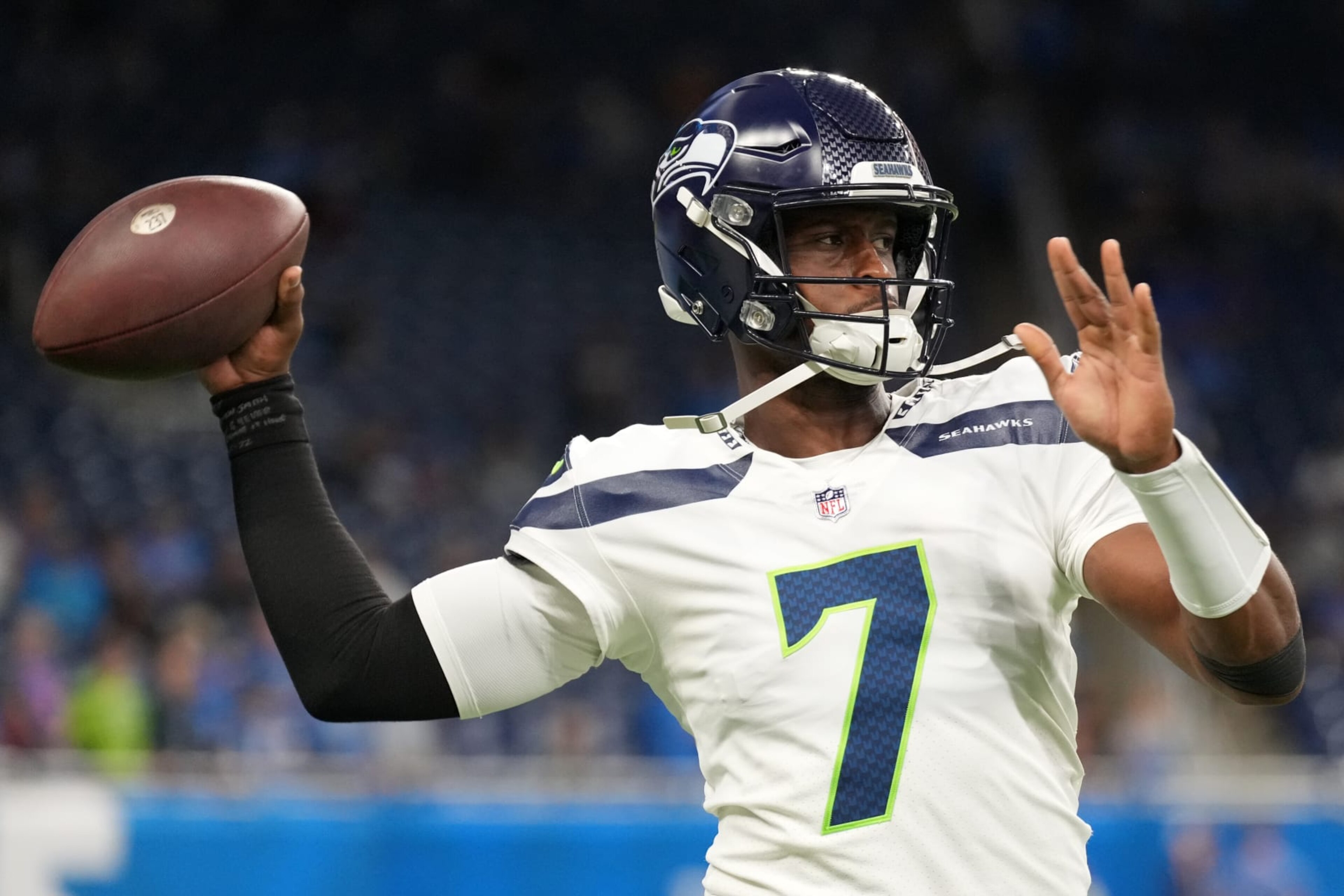 DETROIT, MICHIGAN - OCTOBER 02: Geno Smith #7 of the Seattle Seahawks warms up before the game against the Detroit Lions at Ford Field on October 02, 2022 in Detroit, Michigan. (Photo by Nic Antaya/Getty Images) DETROIT, MICHIGAN - OCTOBER 02: Geno Smith #7 of the Seattle Seahawks warms up before the game against the Detroit Lions at Ford Field on October 02, 2022 in Detroit, Michigan. (Photo by Nic Antaya/Getty Images)