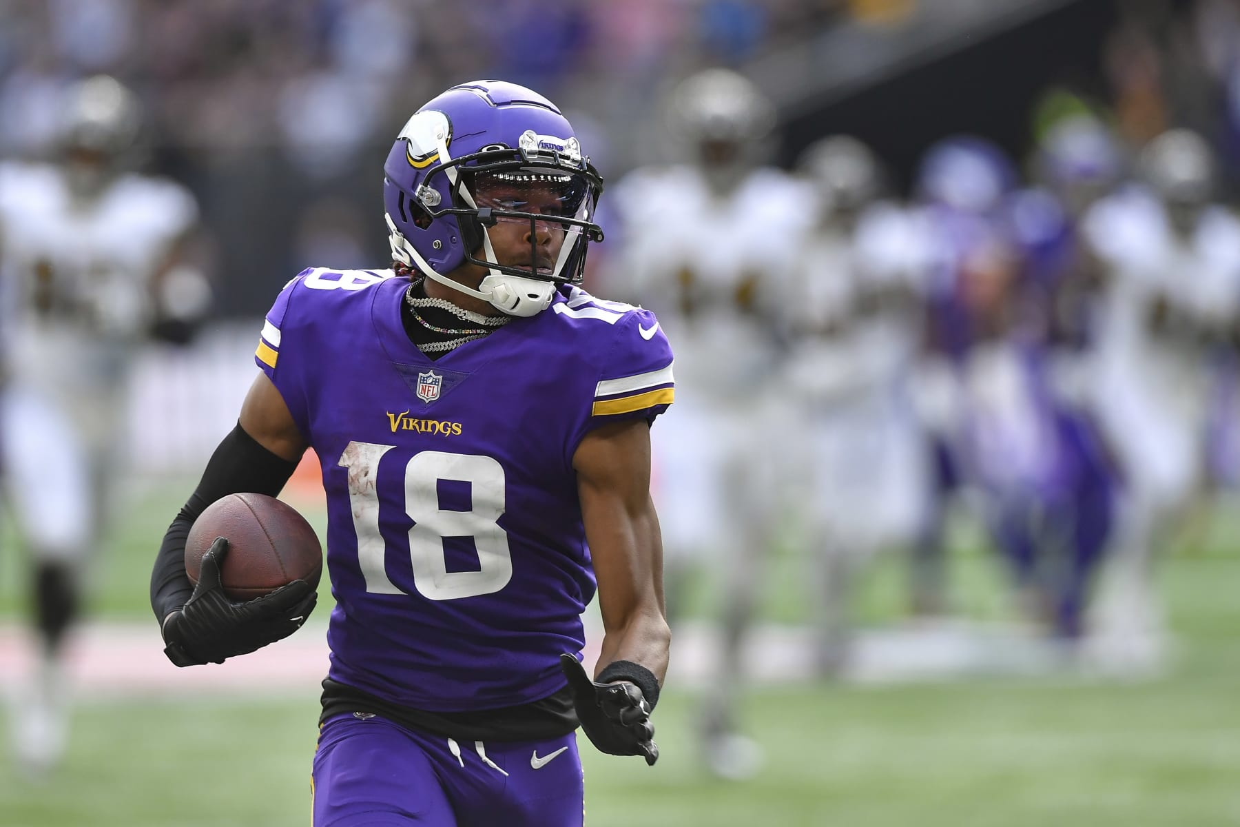 LONDON, ENGLAND - OCTOBER 02: Justin Jefferson of Minnesota Vikings controls the ball during the NFL match between Minnesota Vikings v New Orleans Saints at Tottenham Hotspur Stadium on October 2, 2022 in London, England. (Photo by Vincent Mignott/DeFodi Images via Getty Images)