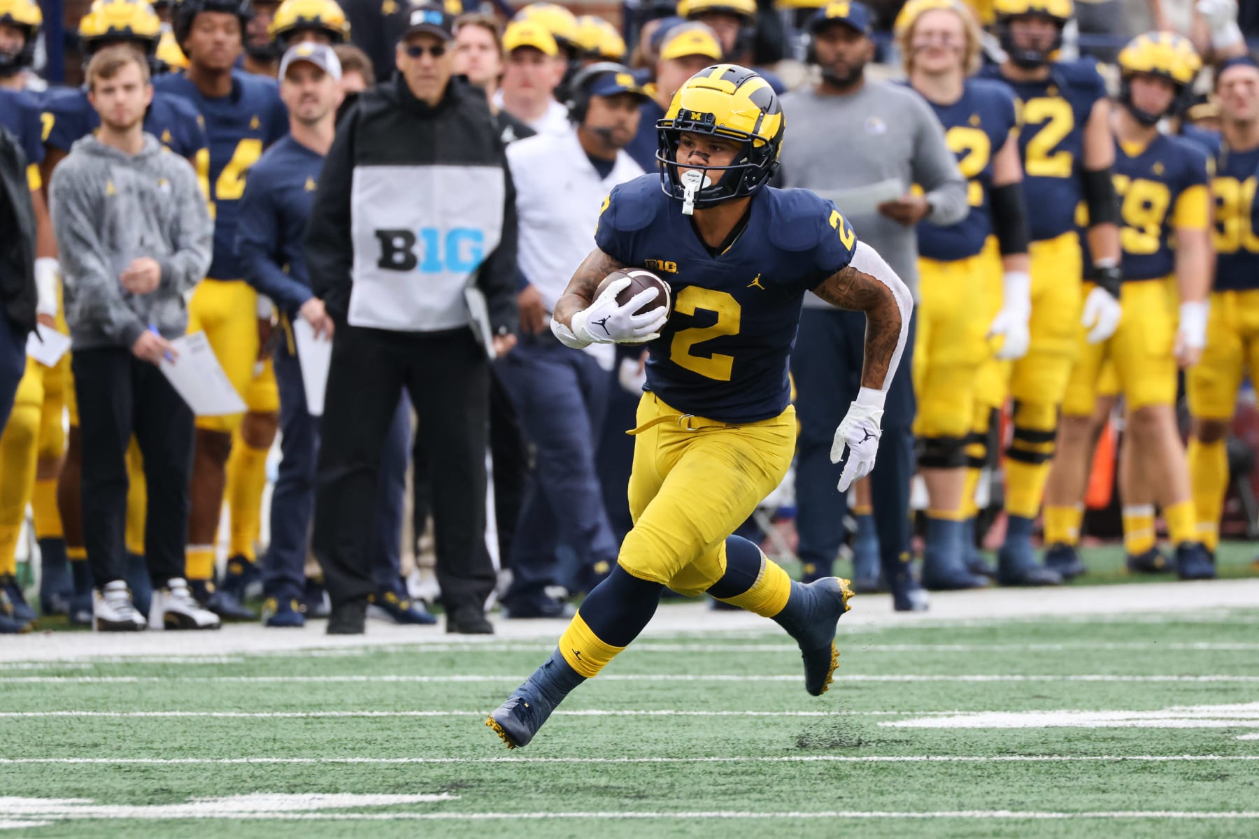 ANN ARBOR, MI - SEPTEMBER 24:  Michigan Wolverines running back Blake Corum (2) runs with the ball during the second quarter of a Big Ten Conference regular season college football game between the Maryland Terrapins and the Michigan Wolverines on September 24, 2022 at Michigan Stadium in Ann Arbor, Michigan.  (Photo by Scott W. Grau/Icon Sportswire via Getty Images)