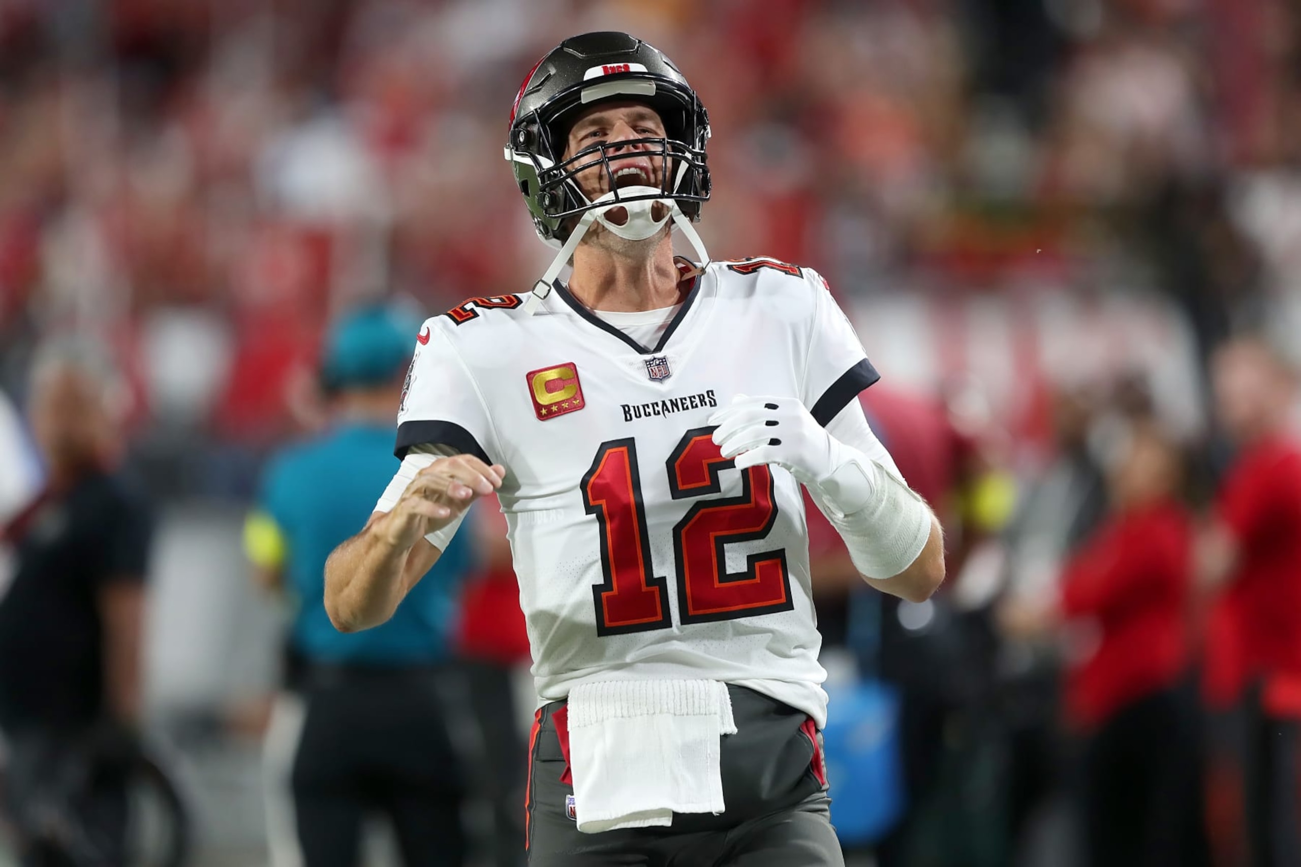 TAMPA, FL - OCTOBER 02: Tampa Bay Buccaneers Quarterback Tom Brady (12) yells to the home crowd before the regular season game between the Kansas City Chiefs and the Tampa Bay Buccaneers on October 02, 2022 at Raymond James Stadium in Tampa, Florida. (Photo by Cliff Welch/Icon Sportswire via Getty Images)