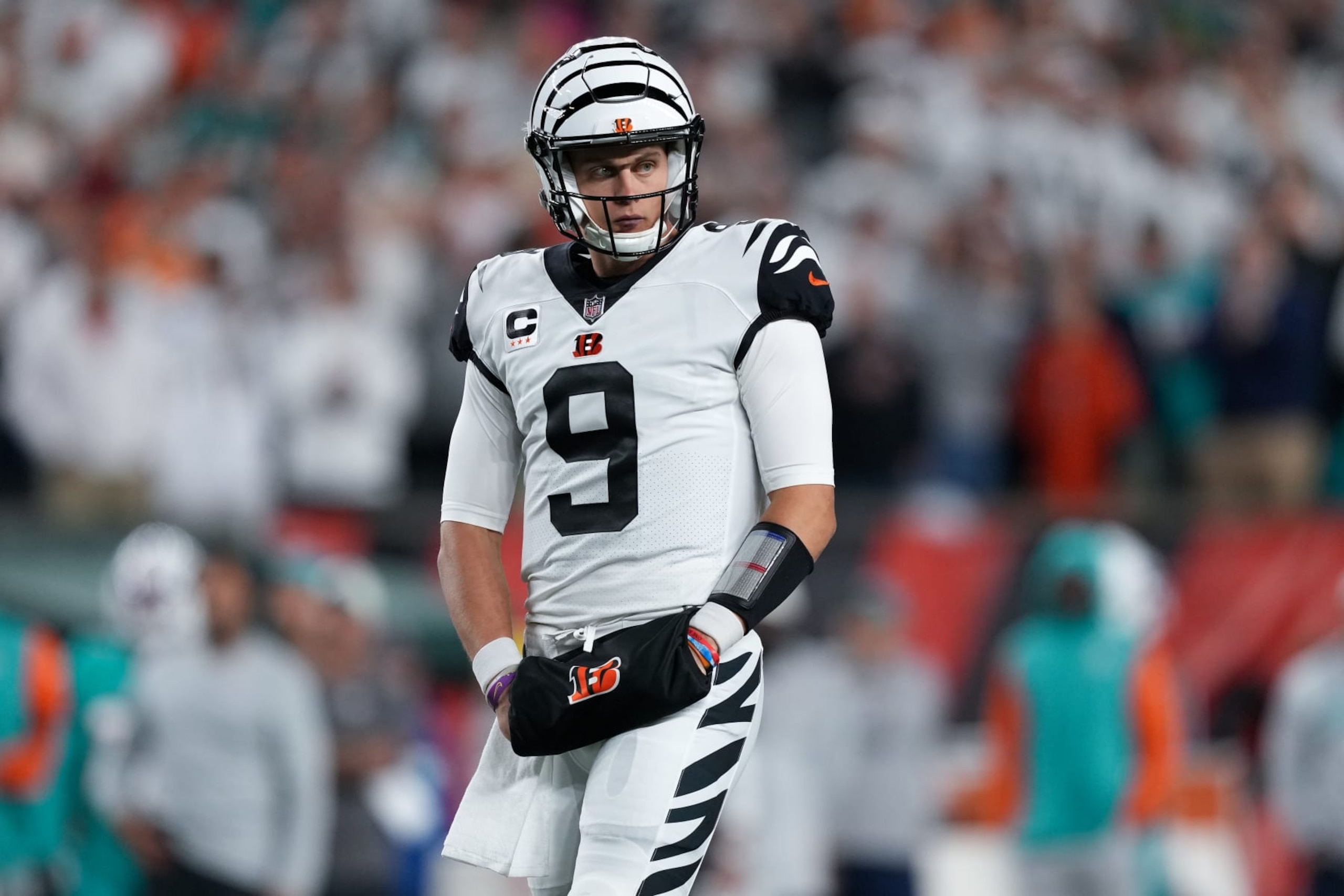 CINCINNATI, OHIO - SEPTEMBER 29: Joe Burrow #9 of the Cincinnati Bengals looks on in the first quarter against the Miami Dolphins at Paycor Stadium on September 29, 2022 in Cincinnati, Ohio. (Photo by Dylan Buell/Getty Images)