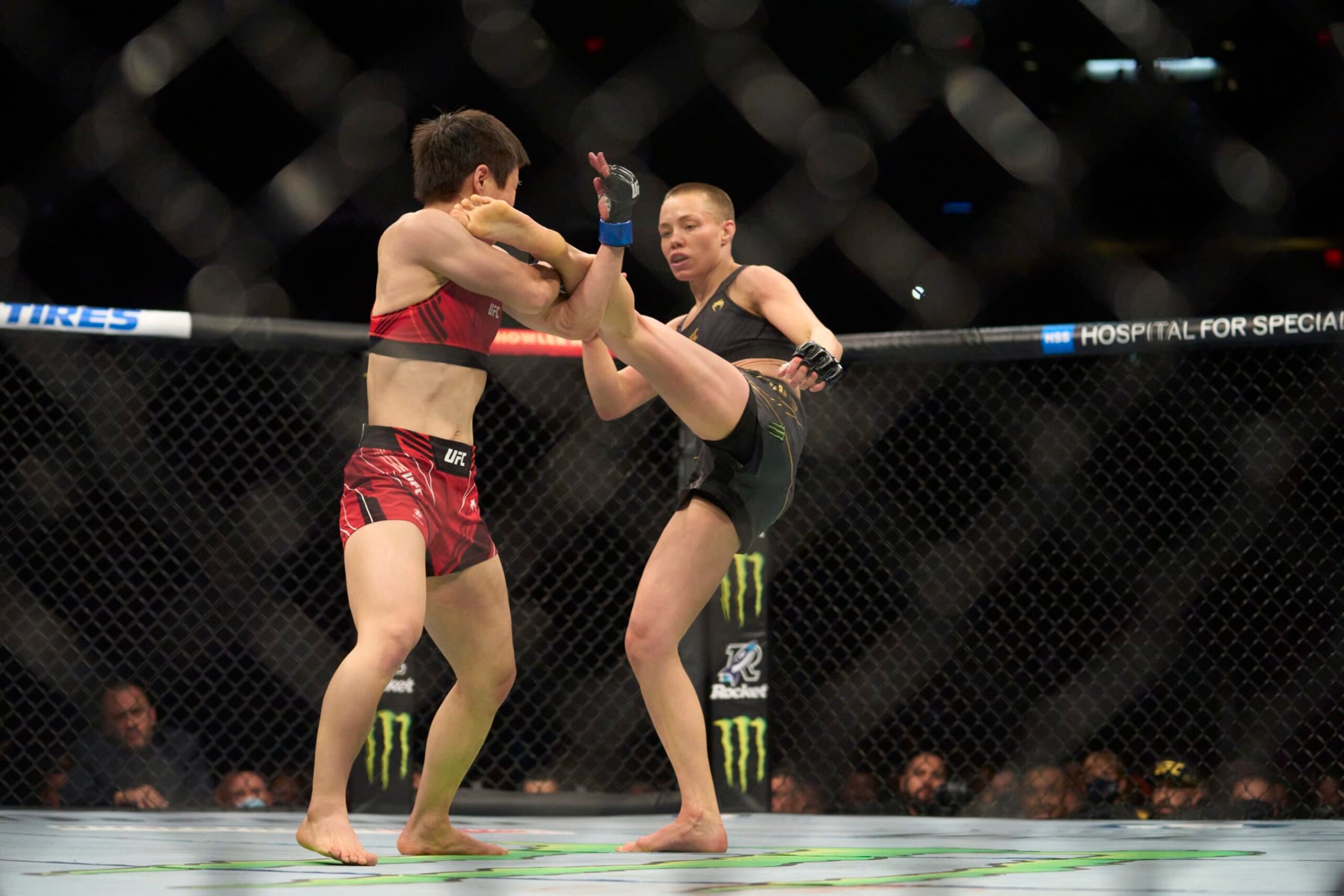 Mixed Martial Arts: UFC 268 Women's Strawweight: Rose Namajunas (R) in action vs Zhang Weili at Madison Square Garden. New York ,NY 11/6/2021 CREDIT: Erick W. Rasco (Erick W. Rasco/Sports Illustrrated/Getty Images) (Set Number: X163858 TK2) Mixed Martial Arts: UFC 268 Women's Strawweight: Rose Namajunas (R) in action vs Zhang Weili at Madison Square Garden. New York ,NY 11/6/2021 CREDIT: Erick W. Rasco (Erick W. Rasco/Sports Illustrrated/Getty Images) (Set Number: X163858 TK2)