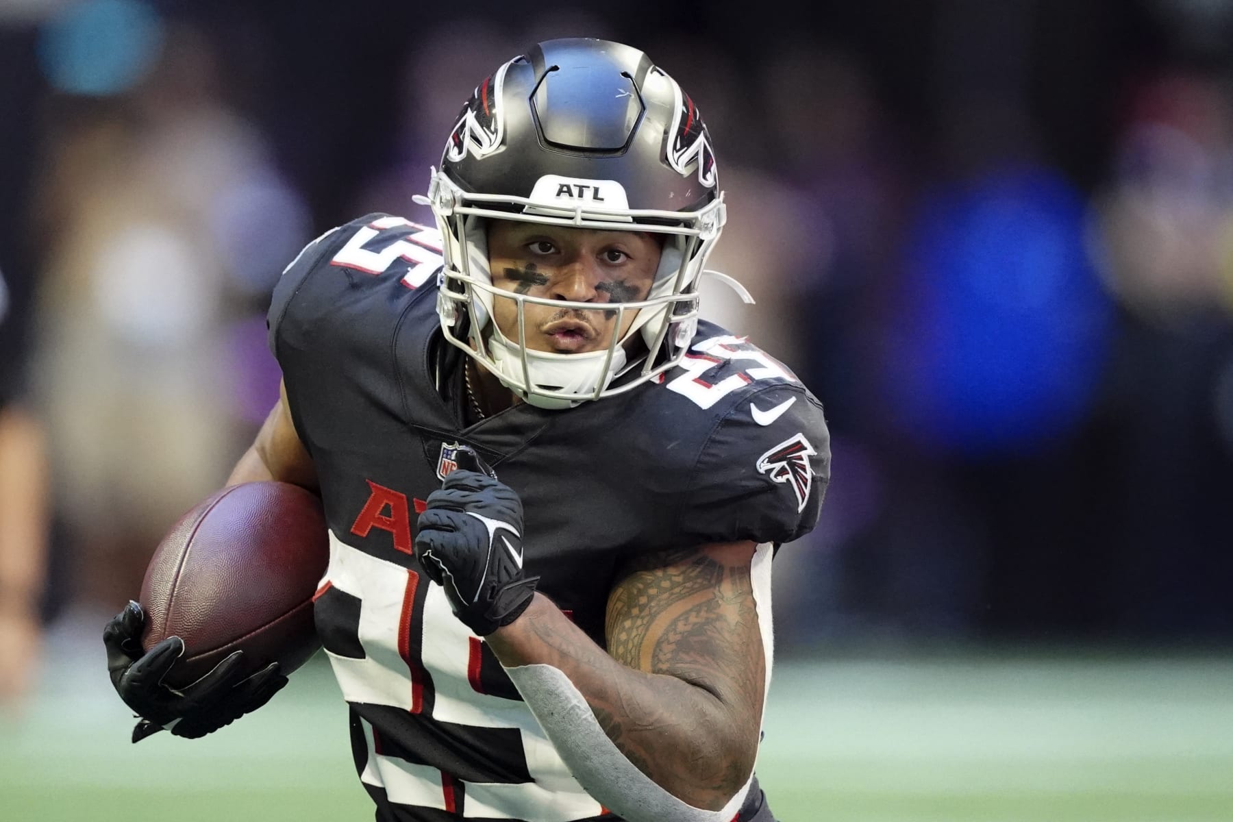 Atlanta Falcons running back Tyler Allgeier (25) runs the ball against the Cleveland Browns in the second half of an NFL football game Sunday, Oct. 2, 2022, in Atlanta. (AP Photo/John Bazemore)