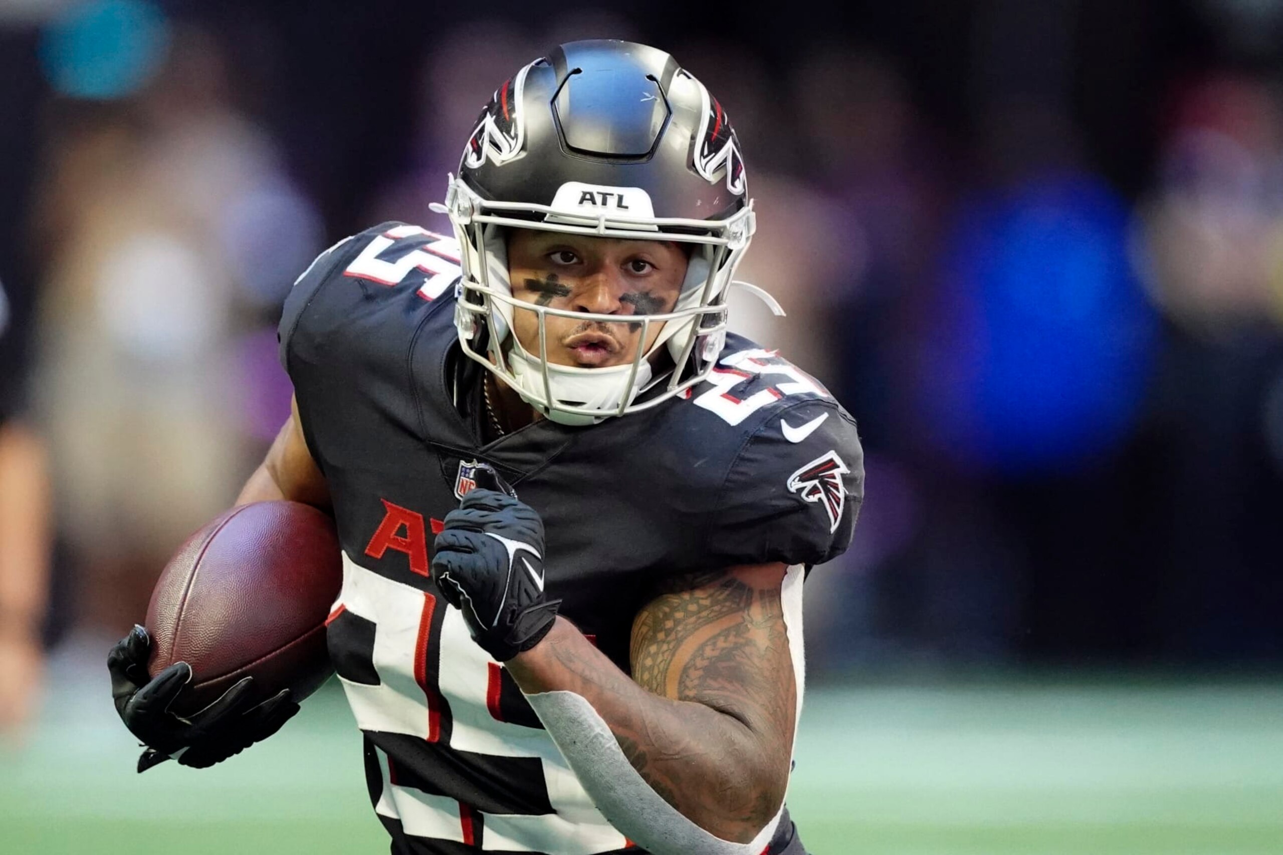 Atlanta Falcons running back Tyler Allgeier (25) runs the ball against the Cleveland Browns in the second half of an NFL football game Sunday, Oct. 2, 2022, in Atlanta. (AP Photo/John Bazemore)