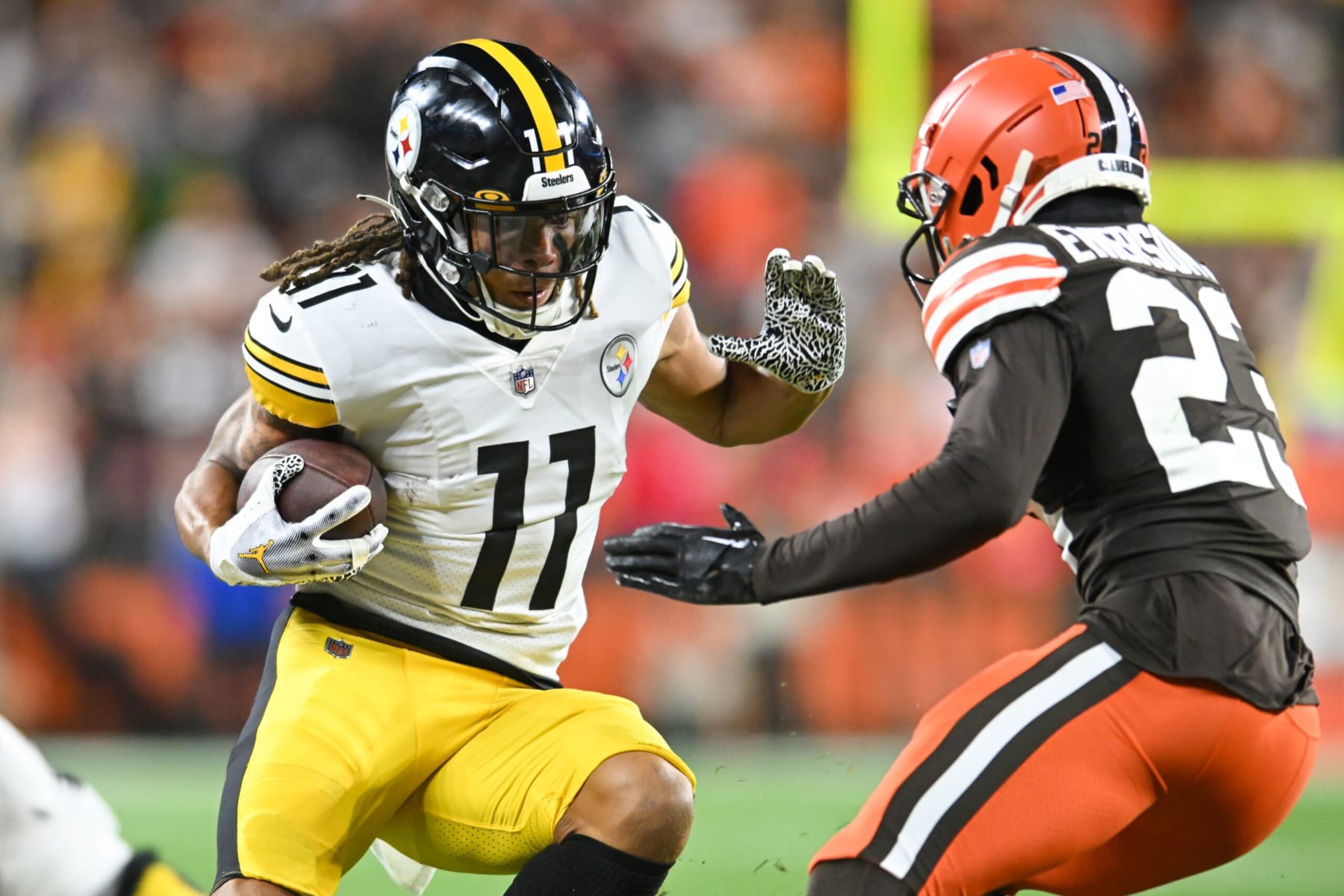 CLEVELAND, OH - SEPTEMBER 22: Chase Claypool #11 of the Pittsburgh Steelers carries the ball during the first half against the Cleveland Browns at FirstEnergy Stadium on September 22, 2022 in Cleveland, Ohio. (Photo by Nick Cammett/Diamond Images via Getty Images)