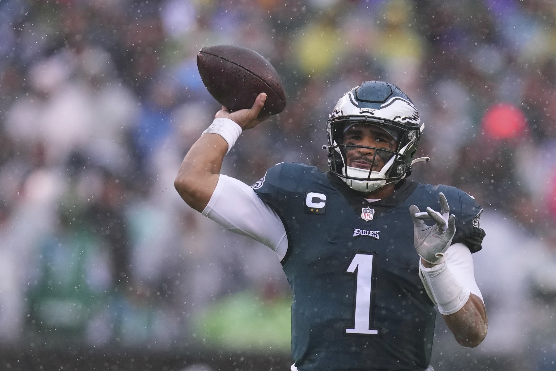 PHILADELPHIA, PA - OCTOBER 02: Jalen Hurts #1 of the Philadelphia Eagles passes the ball against the Jacksonville Jaguars at Lincoln Financial Field on October 2, 2022 in Philadelphia, Pennsylvania. (Photo by Mitchell Leff/Getty Images)