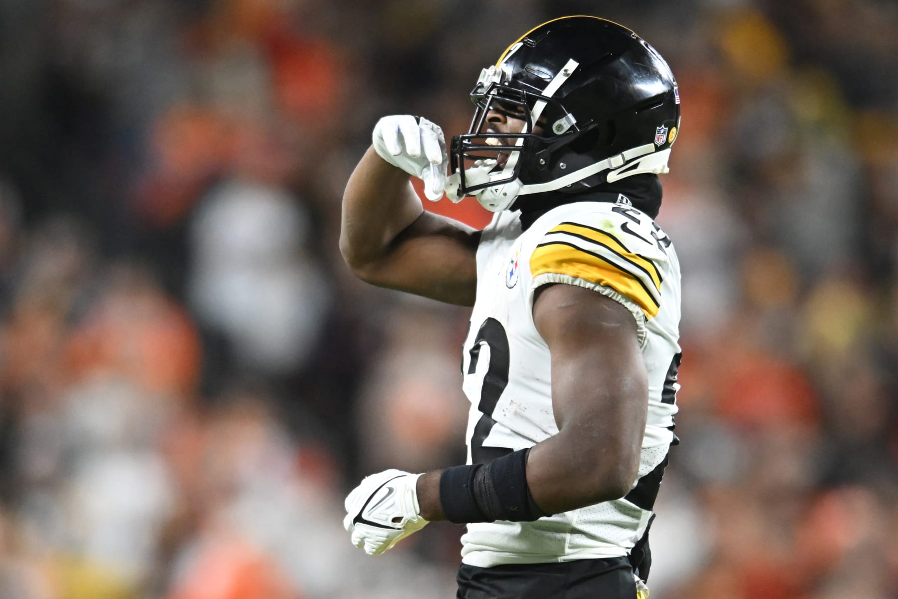 CLEVELAND, OHIO - SEPTEMBER 22: Najee Harris #22 of the Pittsburgh Steelers celebrates his rushing touchdown during the second quarter against the Cleveland Browns at FirstEnergy Stadium on September 22, 2022 in Cleveland, Ohio. (Photo by Nick Cammett/Getty Images)