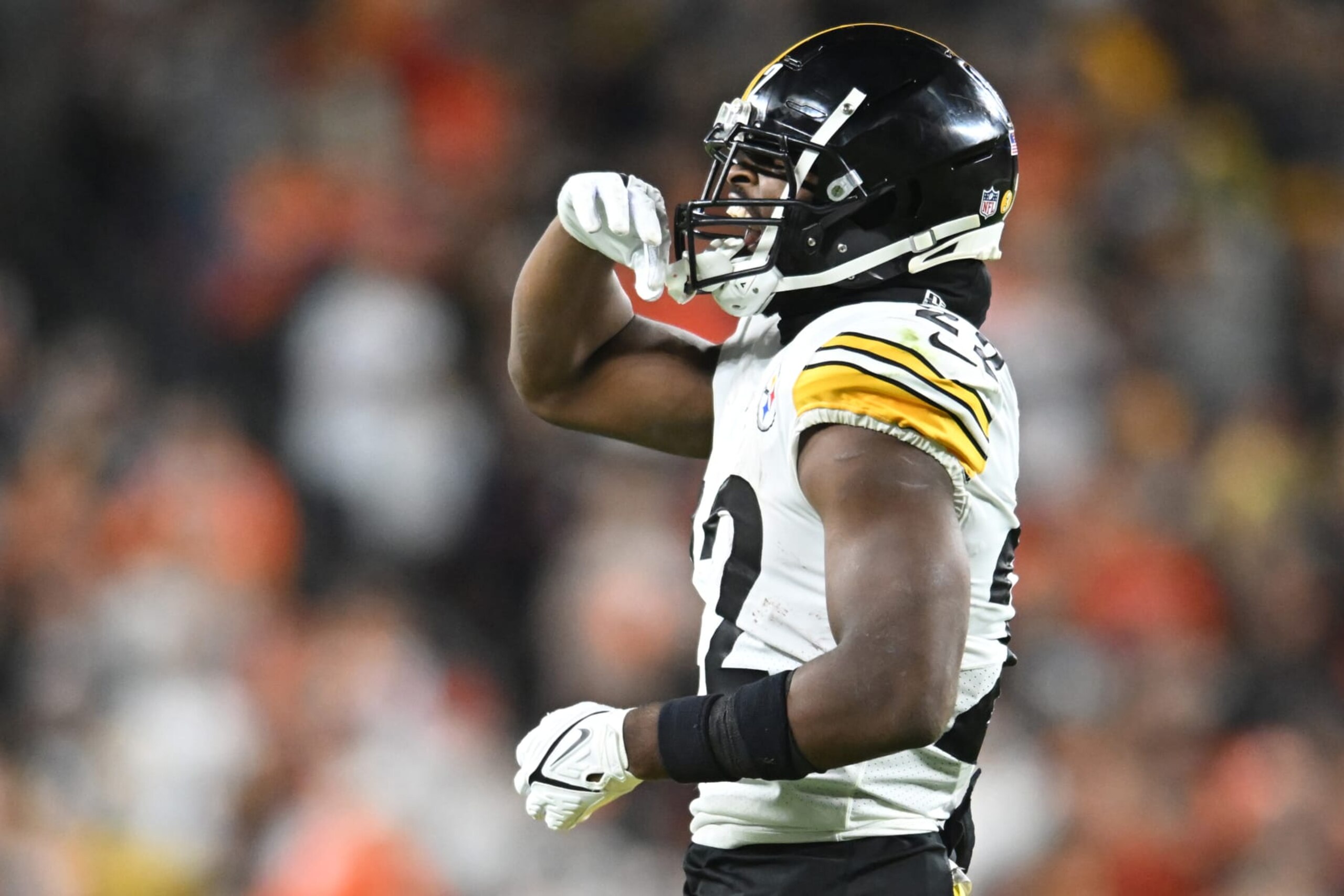 CLEVELAND, OHIO - SEPTEMBER 22: Najee Harris #22 of the Pittsburgh Steelers celebrates his rushing touchdown during the second quarter against the Cleveland Browns at FirstEnergy Stadium on September 22, 2022 in Cleveland, Ohio. (Photo by Nick Cammett/Getty Images)