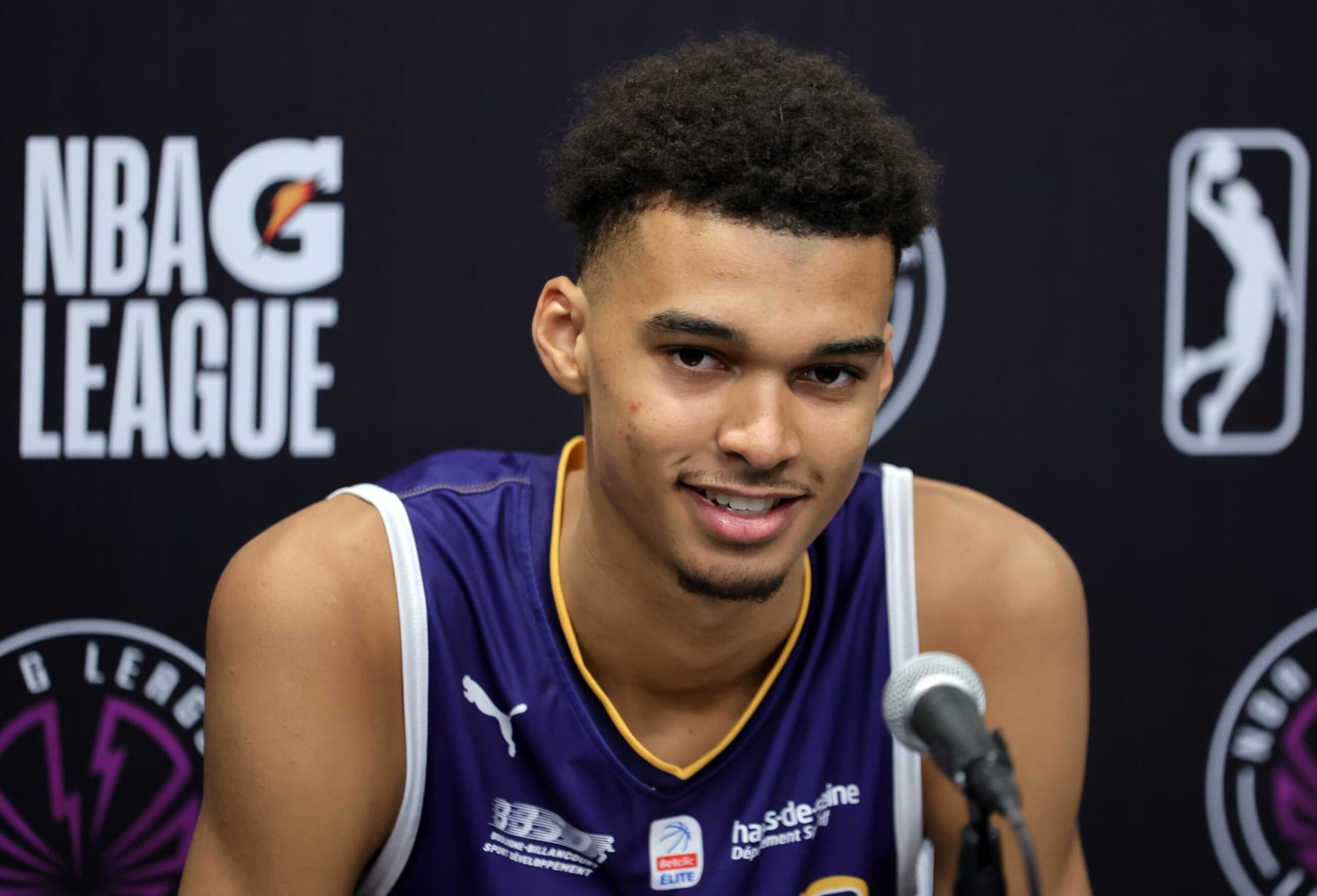HENDERSON, NEVADA - OCTOBER 04: Victor Wembanyama #1 of Boulogne-Levallois Metropolitans 92 speaks at a news conference after an exhibition game against G League Ignite at The Dollar Loan Center on October 04, 2022 in Henderson, Nevada. Ignite defeated Metropolitans 92 122-115. NOTE TO USER: User expressly acknowledges and agrees that, by downloading and or using this photograph, User is consenting to the terms and conditions of the Getty Images License Agreement. (Photo by Ethan Miller/Getty Images)