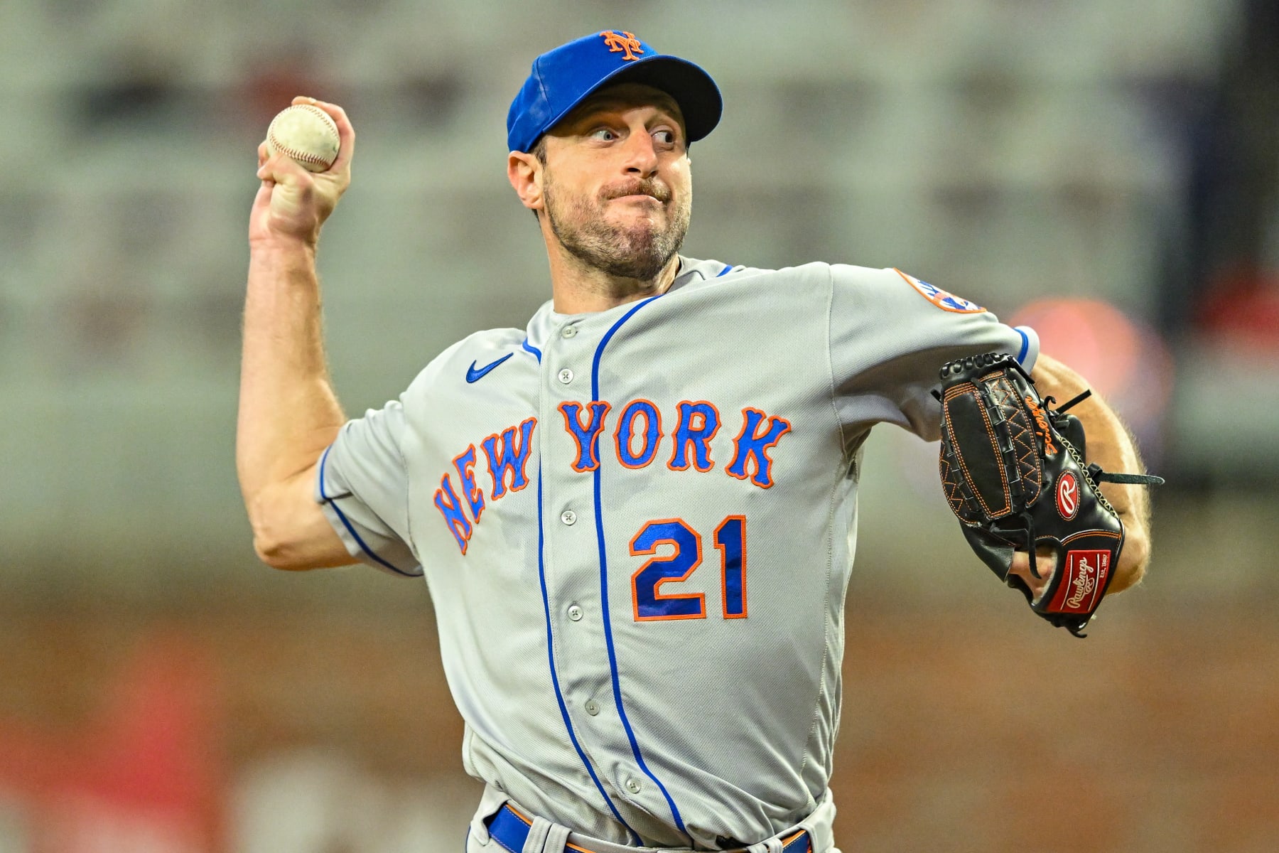 ATLANTA, GA  OCTOBER 01: New York starting pitcher Max Scherzer (21) throws a pitch during the MLB game between the New York Mets and the Atlanta Braves on October 1st, 2022 at Truist Park in Atlanta, GA. (Photo by Rich von Biberstein/Icon Sportswire via Getty Images)