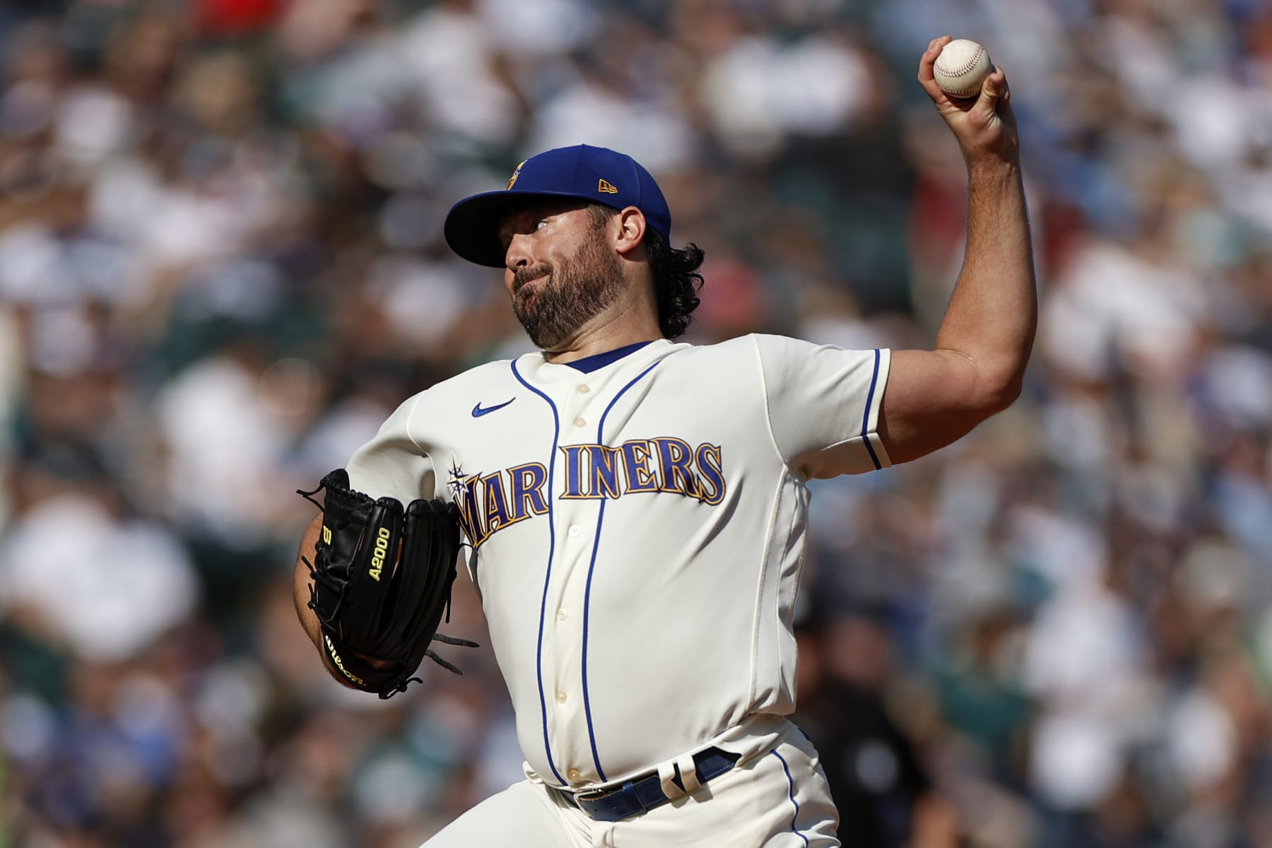 SEATTLE, WASHINGTON - OCTOBER 02: Robbie Ray #38 of the Seattle Mariners pitches during the first inning against the Oakland Athletics at T-Mobile Park on October 02, 2022 in Seattle, Washington. (Photo by Steph Chambers/Getty Images)
