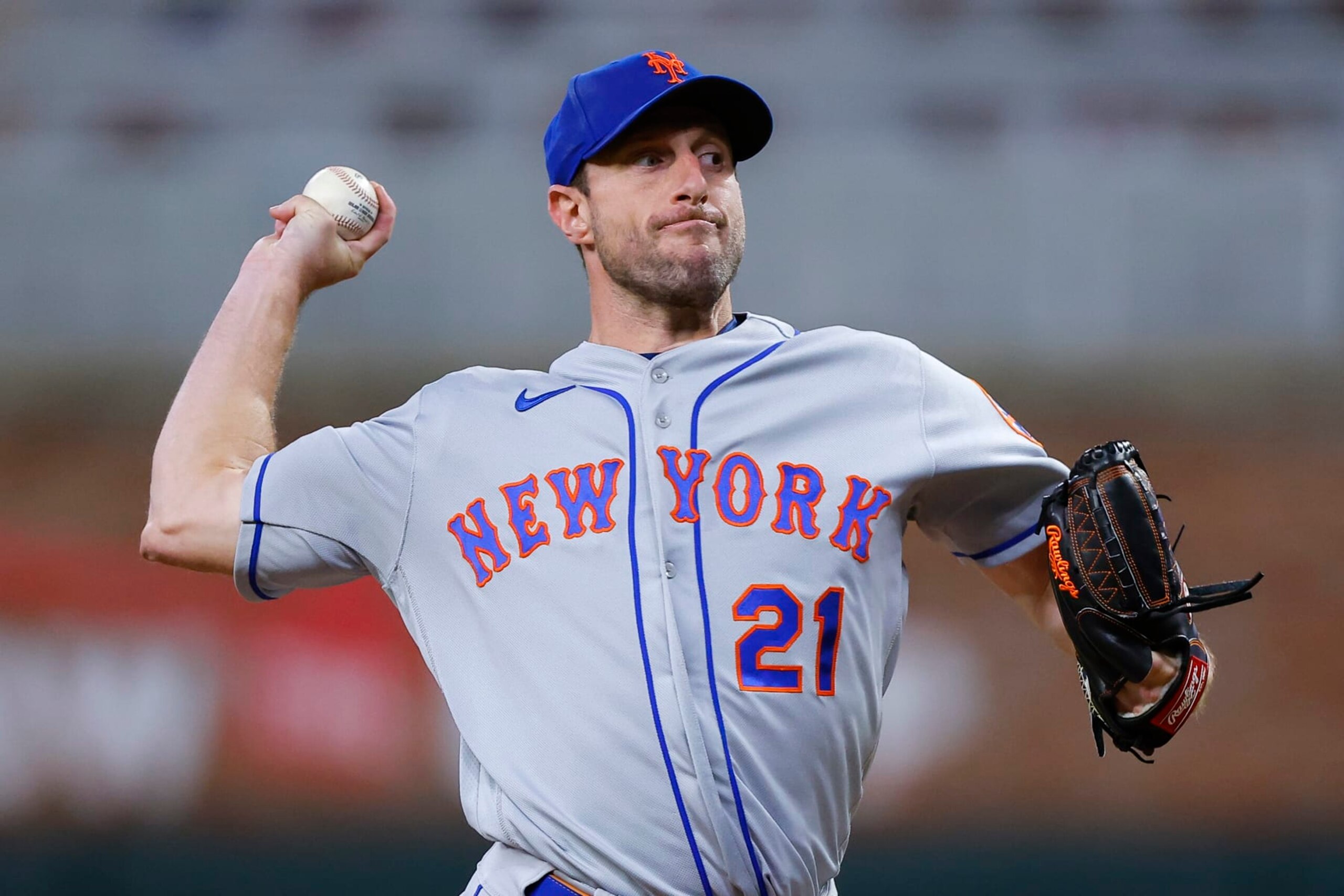 ATLANTA, GA - OCTOBER 01: Max Scherzer #21 of the New York Mets pitches during the first inning against the Atlanta Braves at Truist Park on October 1, 2022 in Atlanta, Georgia. (Photo by Todd Kirkland/Getty Images)