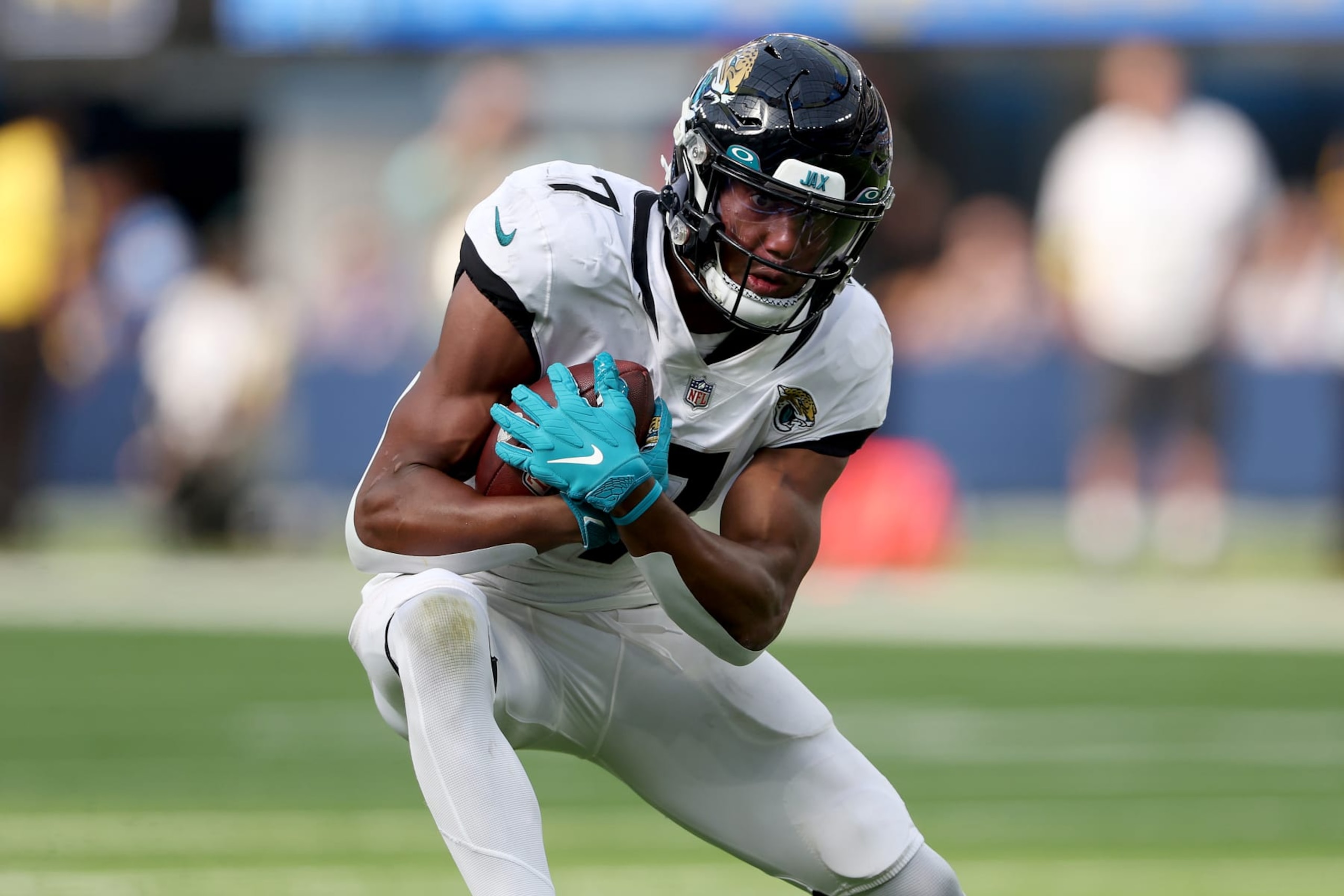 INGLEWOOD, CALIFORNIA - SEPTEMBER 25: Zay Jones #7 of the Jacksonville Jaguars runs after a short pass during the first half of a game against the Los Angeles Chargers at SoFi Stadium on September 25, 2022 in Inglewood, California. (Photo by Sean M. Haffey/Getty Images)