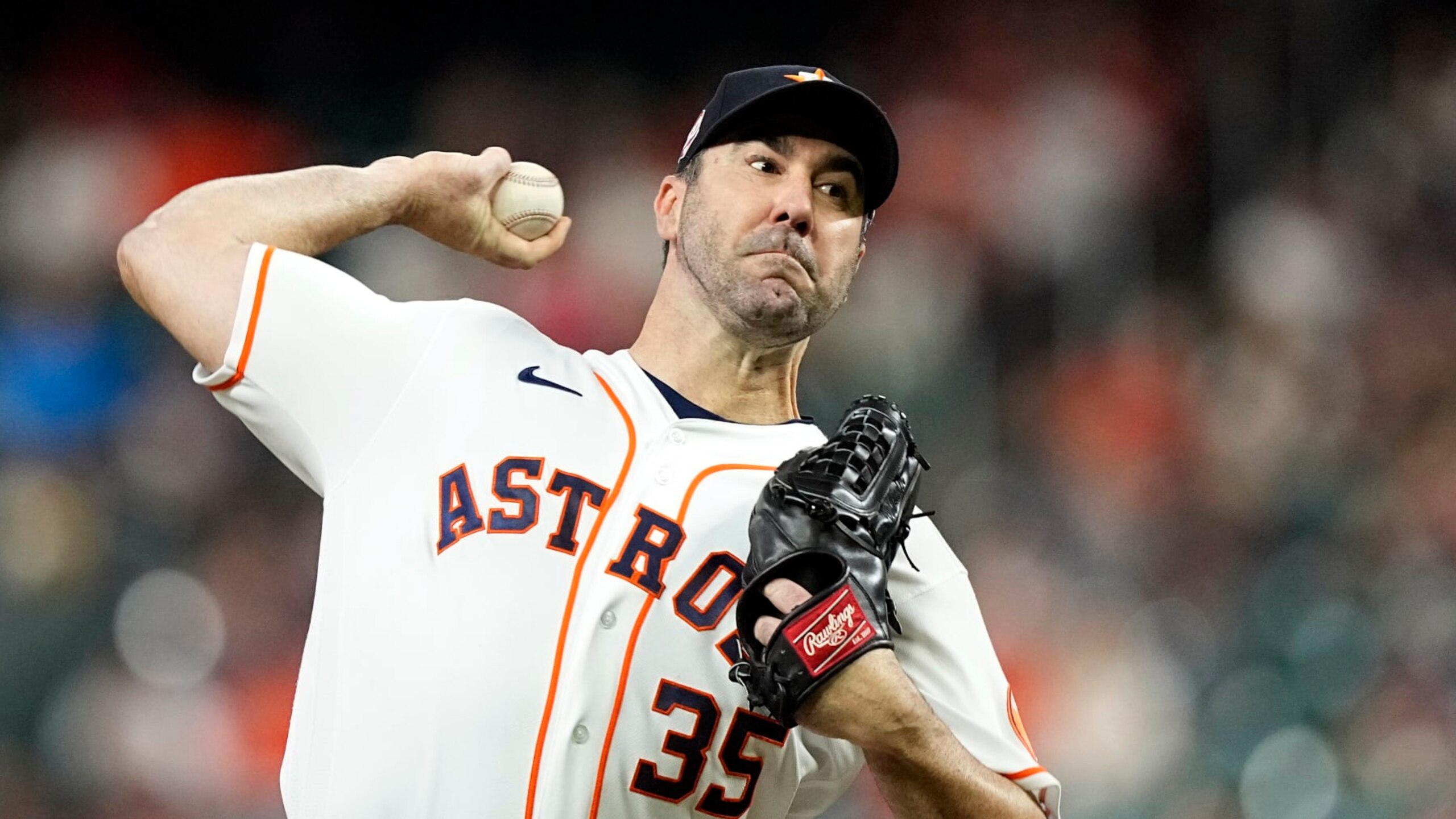 Houston Astros starting pitcher Justin Verlander throws against the Philadelphia Phillies during the first inning of a baseball game Tuesday, Oct. 4, 2022, in Houston. (AP Photo/David J. Phillip)