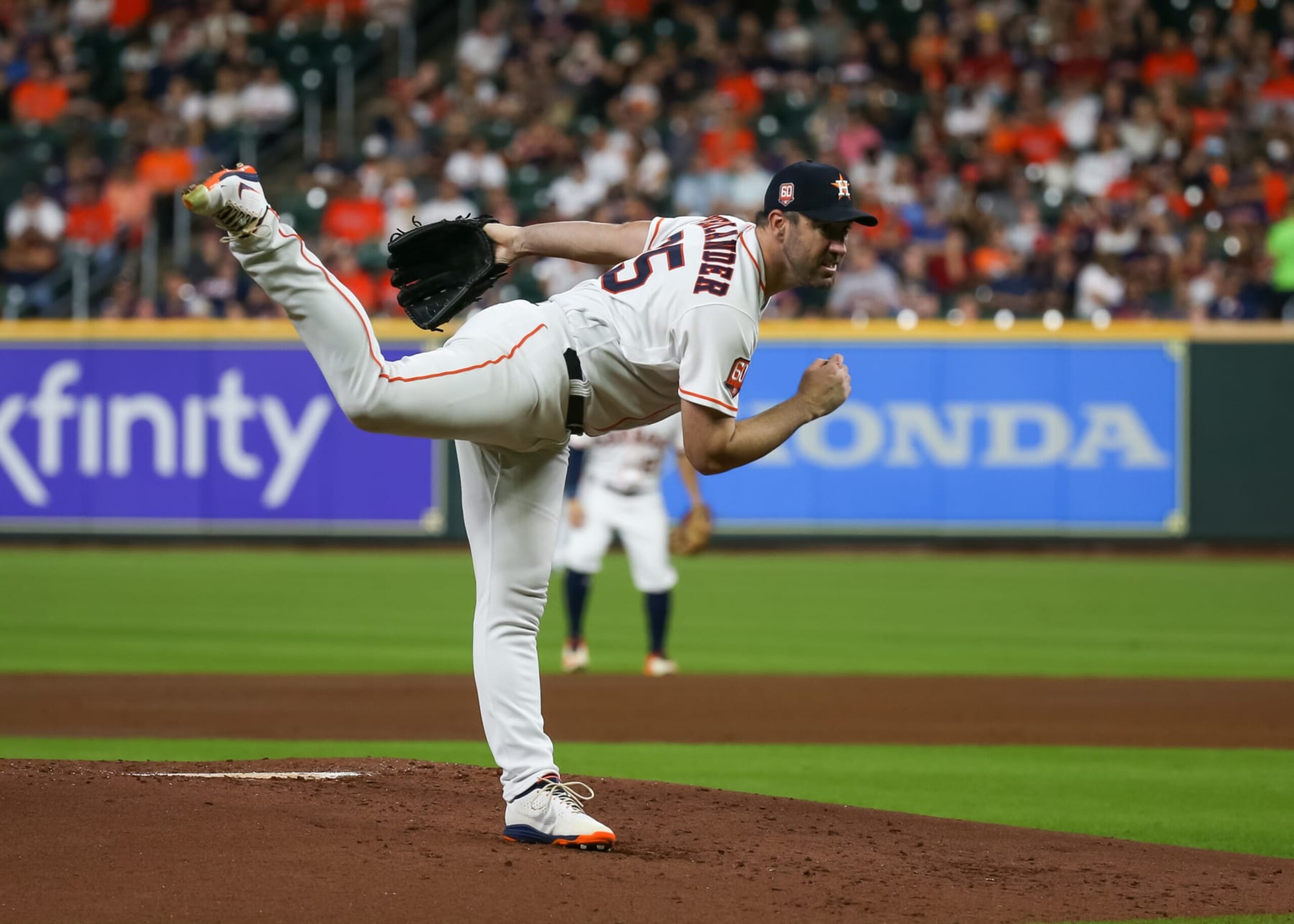 HOUSTON, TX - OCTOBER 04:  Houston Astros starting pitcher Justin Verlander (35) watches his pitch in the top of the second inning during the MLB game between the Philadelphia Phillies and Houston Astros on October 4, 2022 at Minute Maid Park in Houston, Texas.  (Photo by Leslie Plaza Johnson/Icon Sportswire via Getty Images)