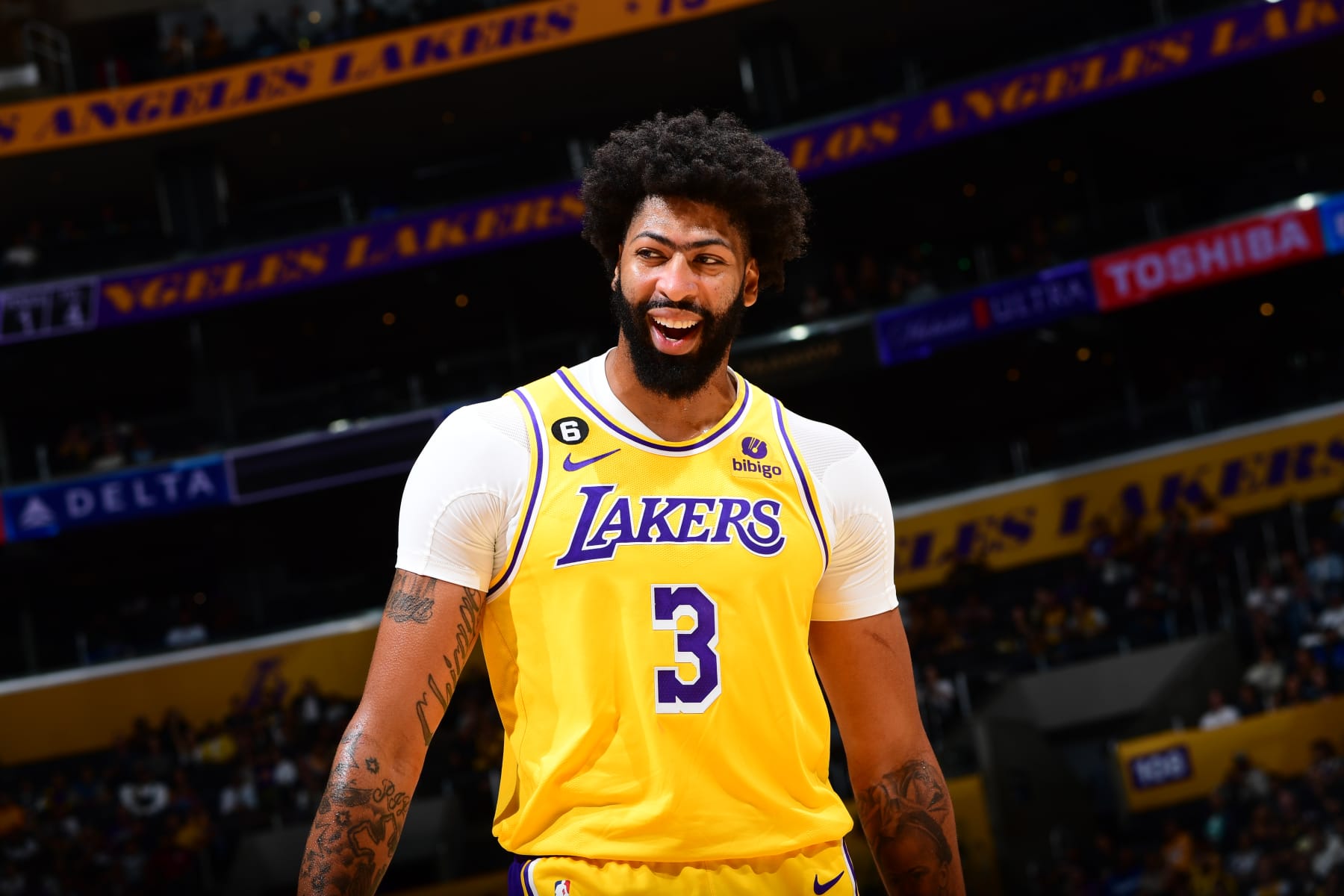 LOS ANGELES, CA - OCTOBER 3: Anthony Davis #3 of the Los Angeles Lakers smiles during a preseason game against the Sacramento Kings on October 3, 2022 at Crypto.com Arena in Los Angeles, California. NOTE TO USER: User expressly acknowledges and agrees that, by downloading and/or using this Photograph, user is consenting to the terms and conditions of the Getty Images License Agreement. Mandatory Copyright Notice: Copyright 2022 NBAE (Photo by Adam Pantozzi/NBAE via Getty Images)