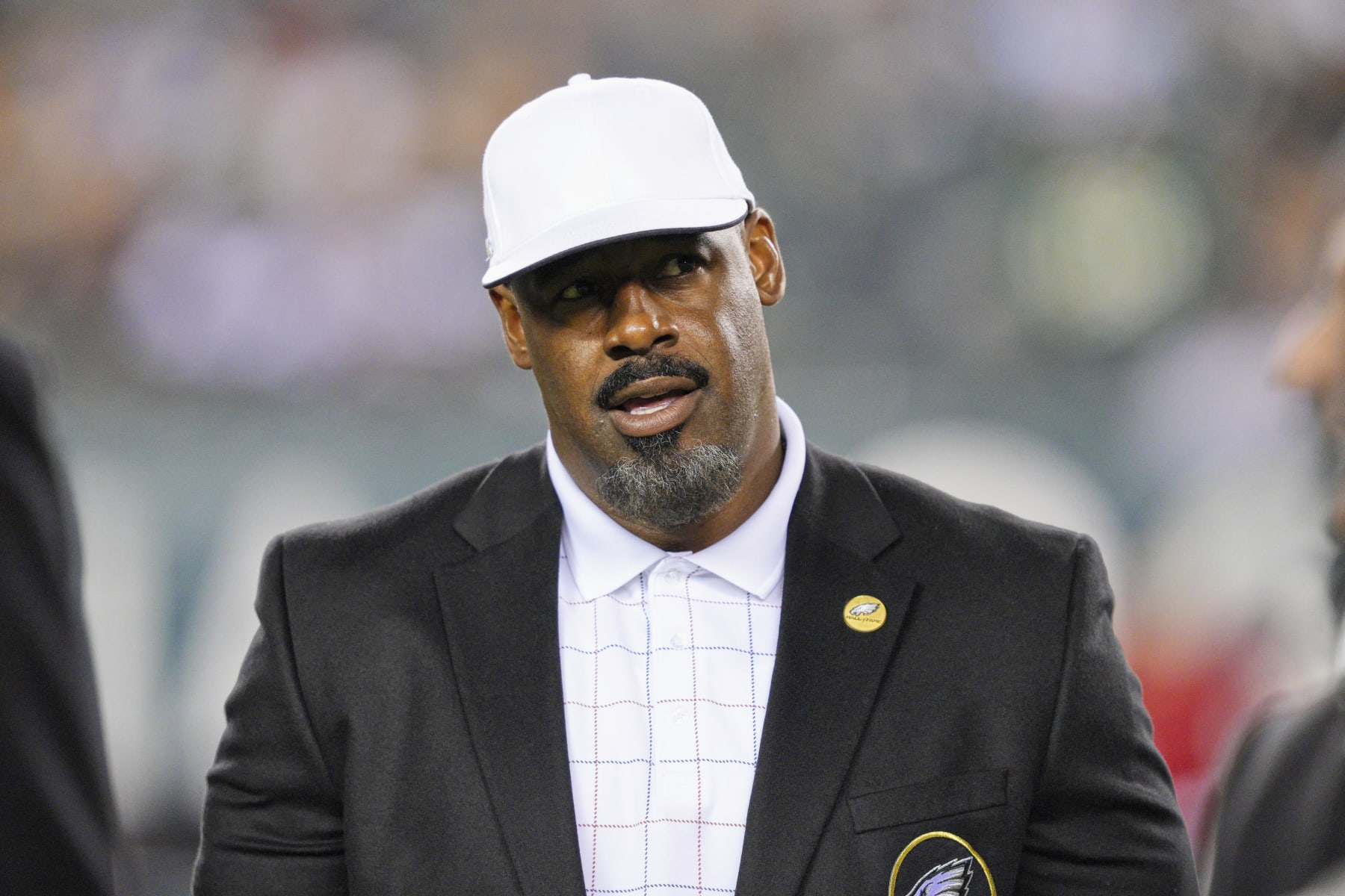 PHILADELPHIA, PA - OCTOBER 14: Philadelphia Eagles Hall of Fame member Donovan Mcnabb looks on during the game between the Philadelphia Eagles and the Tampa Bay Buccaneers on October 14, 2021 at Lincoln Financial Field in Philadelphia, PA. (Photo by Andy Lewis/Icon Sportswire via Getty Images)