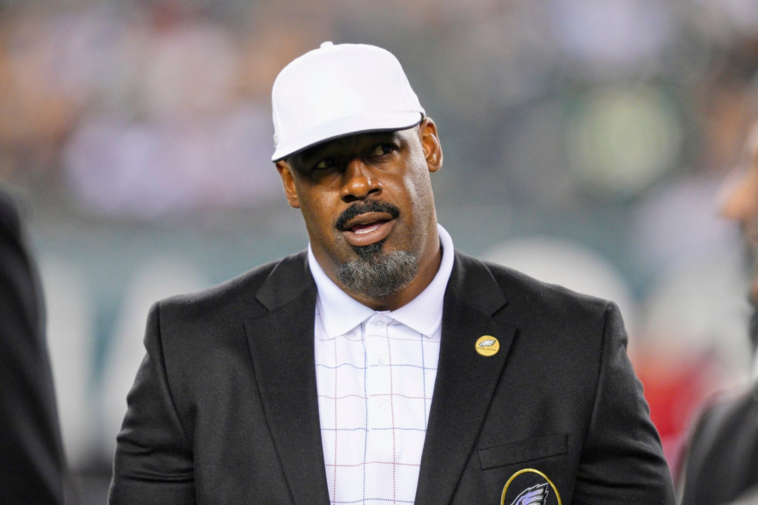 PHILADELPHIA, PA - OCTOBER 14: Philadelphia Eagles Hall of Fame member Donovan Mcnabb looks on during the game between the Philadelphia Eagles and the Tampa Bay Buccaneers on October 14, 2021 at Lincoln Financial Field in Philadelphia, PA. (Photo by Andy Lewis/Icon Sportswire via Getty Images)