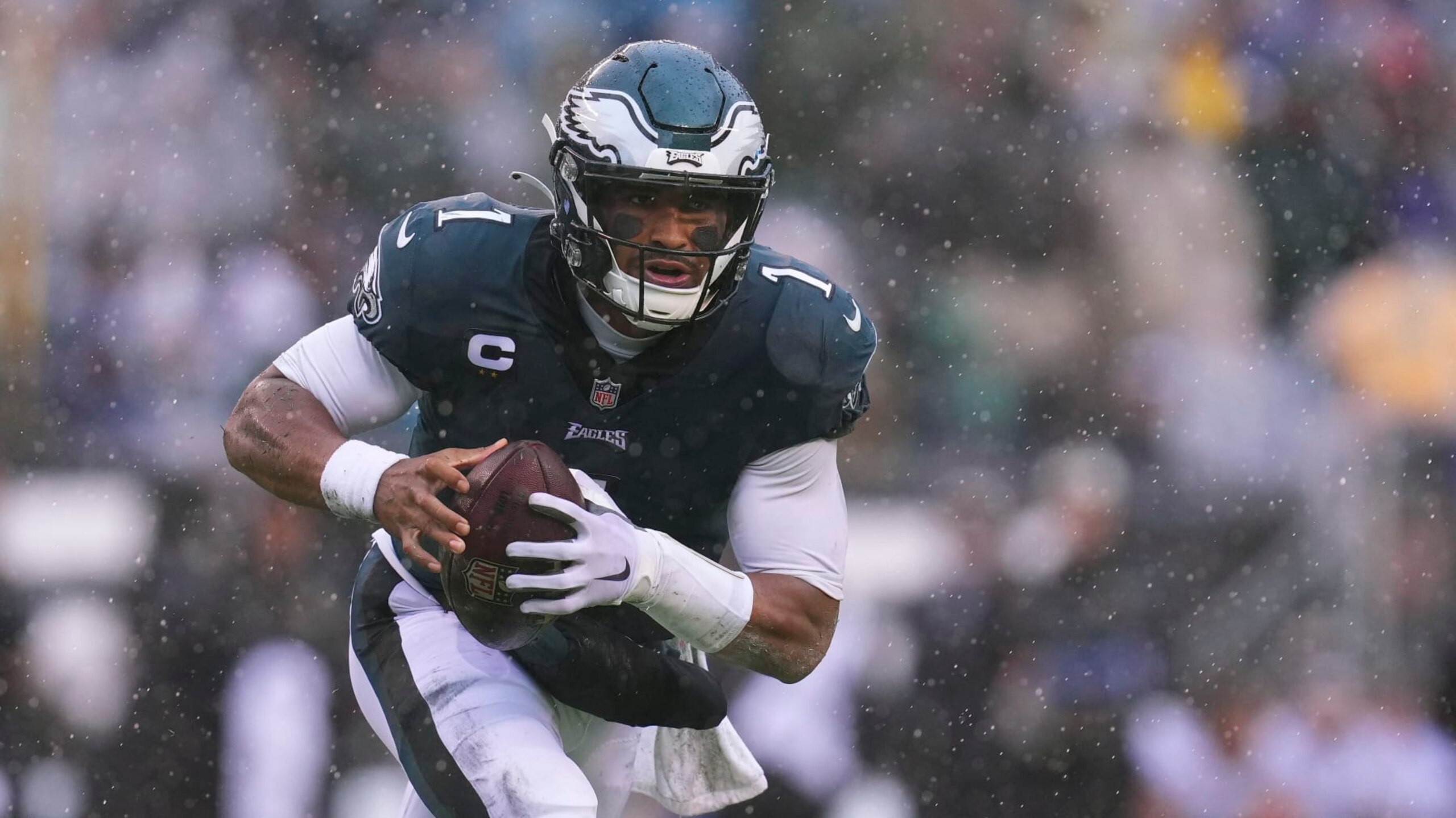 PHILADELPHIA, PA - OCTOBER 02: Jalen Hurts #1 of the Philadelphia Eagles runs the ball against the Jacksonville Jaguars at Lincoln Financial Field on October 2, 2022 in Philadelphia, Pennsylvania. (Photo by Mitchell Leff/Getty Images)