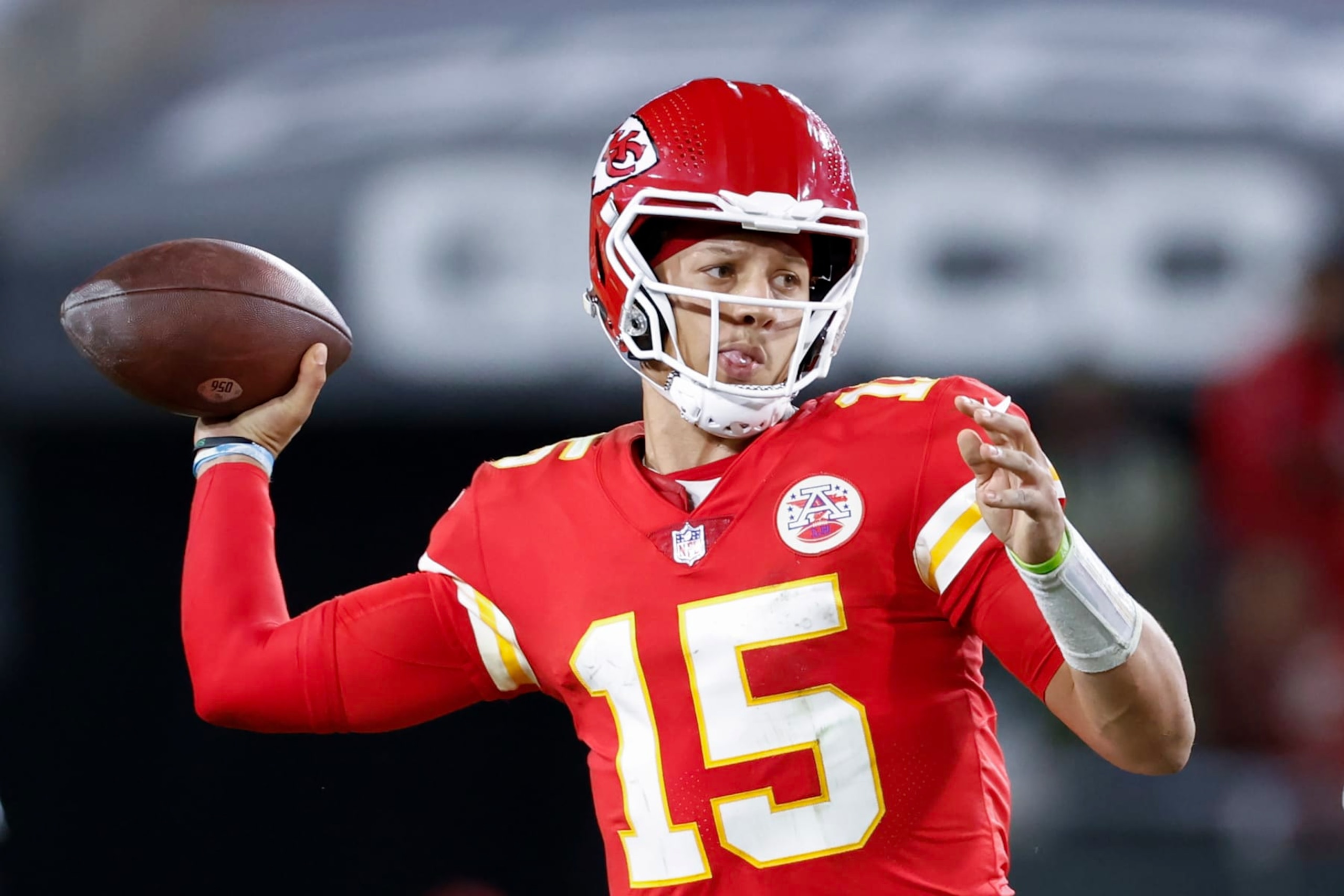 TAMPA, FLORIDA - OCTOBER 02: Patrick Mahomes #15 of the Kansas City Chiefs looks to pass the ball against the Tampa Bay Buccaneers during the third quarter at Raymond James Stadium on October 02, 2022 in Tampa, Florida. (Photo by Douglas P. DeFelice/Getty Images)