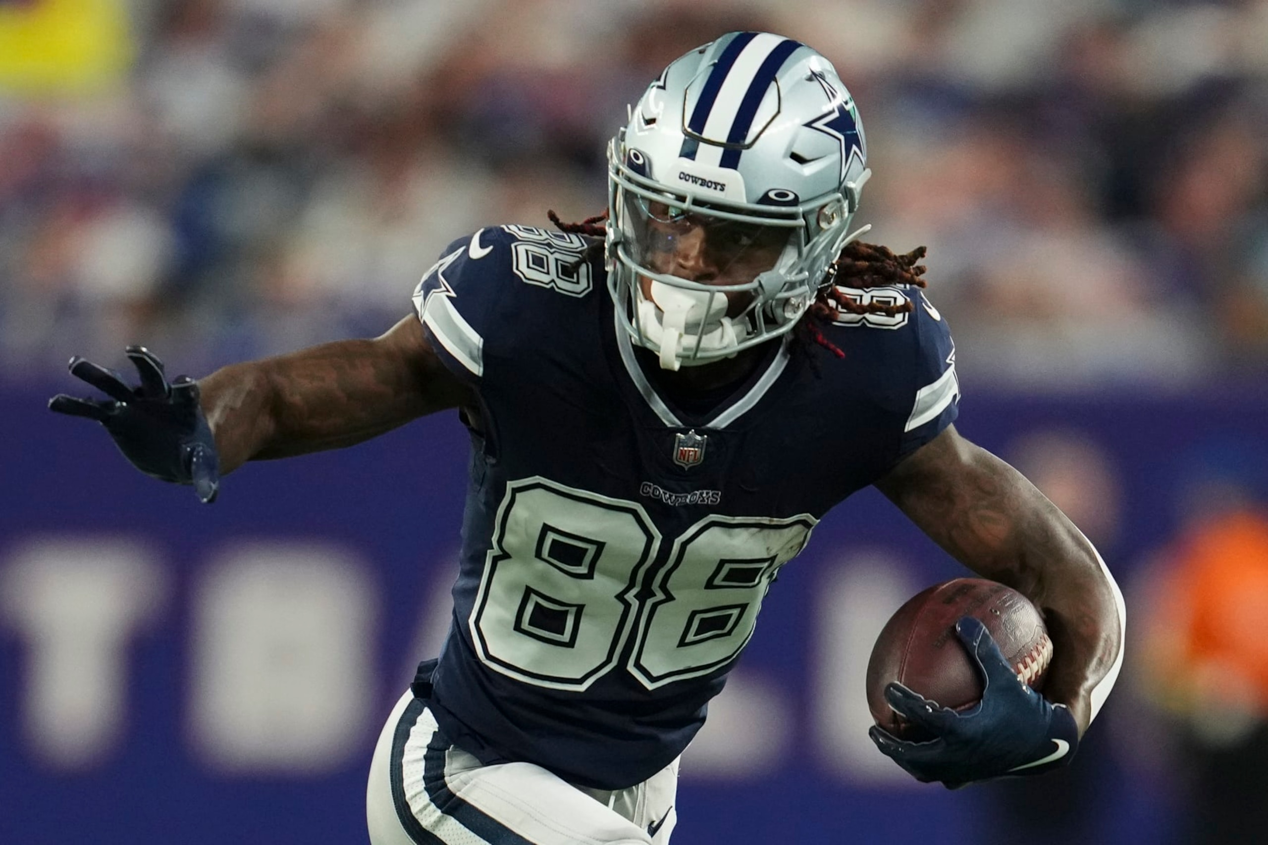 EAST RUTHERFORD, NJ - SEPTEMBER 26: CeeDee Lamb #88 of the Dallas Cowboys runs the ball against the New York Giants at MetLife Stadium on September 26, 2022 in East Rutherford, New Jersey. (Photo by Cooper Neill/Getty Images)