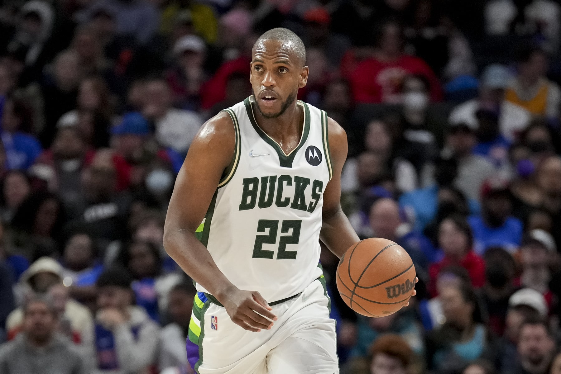 DETROIT, MICHIGAN - APRIL 08: Khris Middleton #22 of the Milwaukee Bucks handles the ball against the Detroit Pistons during the third quarter at Little Caesars Arena on April 08, 2022 in Detroit, Michigan. NOTE TO USER: User expressly acknowledges and agrees that, by downloading and or using this photograph, User is consenting to the terms and conditions of the Getty Images License Agreement. (Photo by Nic Antaya/Getty Images)