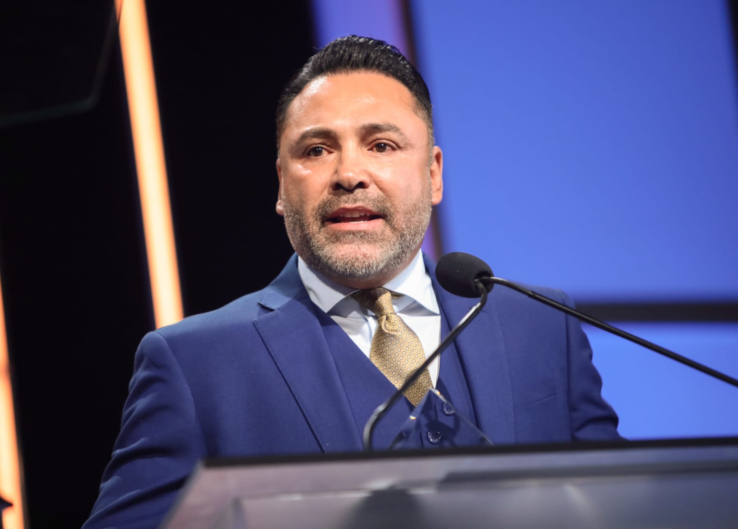BEVERLY HILLS, CALIFORNIA - AUGUST 19: Honoree Oscar De La Hoya speaks onstage at the 22nd Annual Harold and Carole Pump Foundation Gala at The Beverly Hilton on August 19, 2022 in Beverly Hills, California. (Photo by Tiffany Rose/Getty Images for Harold & Carole Pump Foundation )