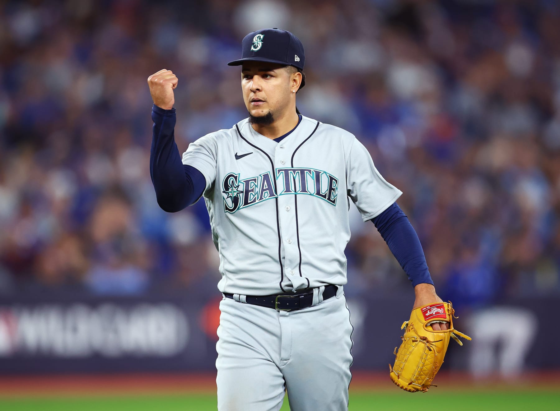 TORONTO, ON - OCTOBER 07:  Luis Castillo #21 of the Seattle Mariners reacts at the end of the sixth inning during Game One of the AL Wild Card series against the Toronto Blue Jays at Rogers Centre on October 7, 2022 in Toronto, Ontario, Canada.  (Photo by Vaughn Ridley/Getty Images)