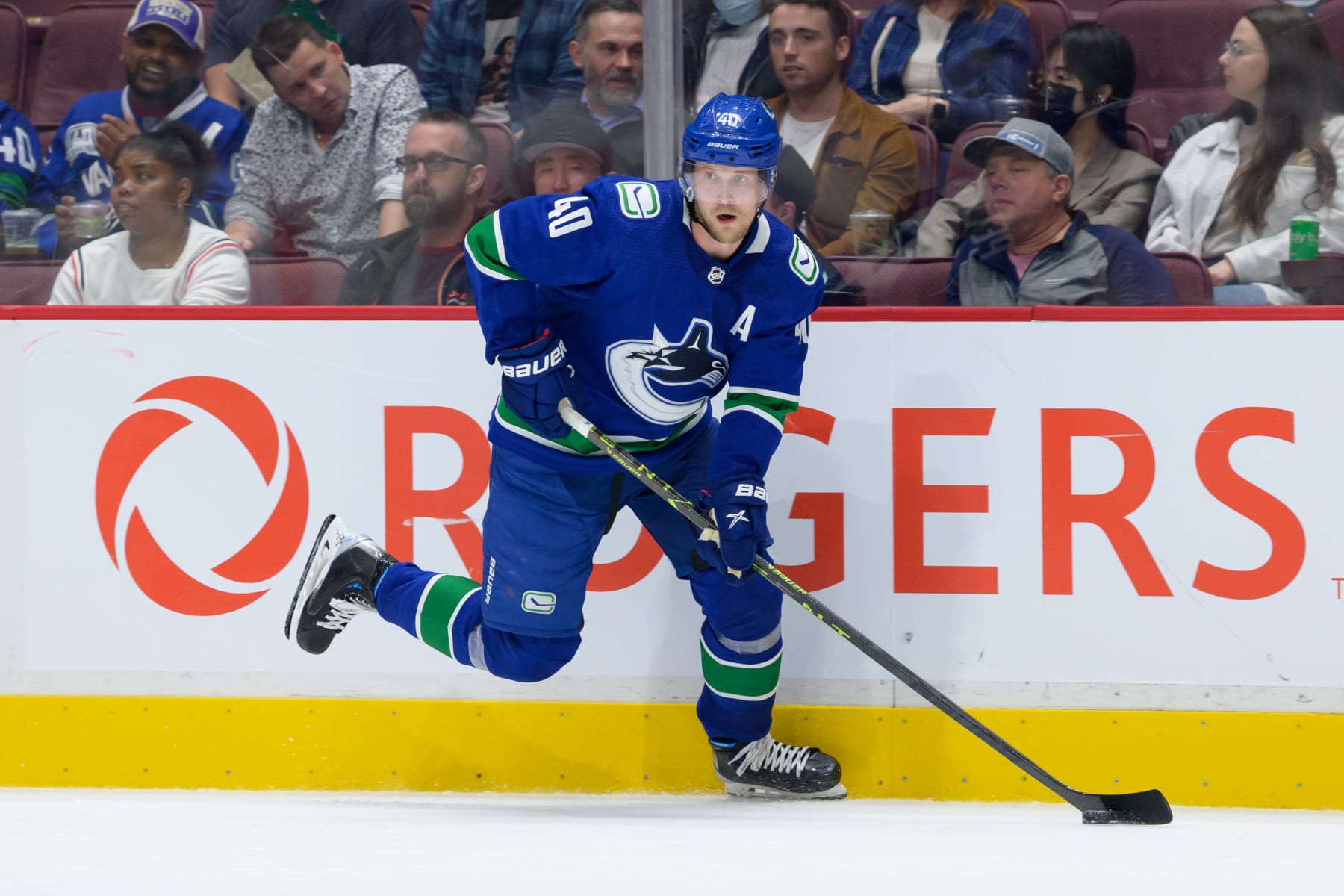 VANCOUVER, BC - SEPTEMBER 29: Vancouver Canucks center Elias Pettersson (40) skates with the puck during their preseason NHL game against the Seattle Kraken at Rogers Arena on September 29, 2022 in Vancouver, British Columbia, Canada. (Photo by Derek Cain/Icon Sportswire via Getty Images)