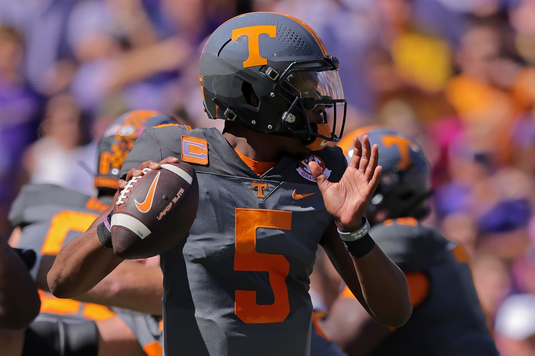 BATON ROUGE, LOUISIANA - OCTOBER 08: Hendon Hooker #5 of the Tennessee Volunteers throws the ball during the first half a game against the LSU Tigers at Tiger Stadium on October 08, 2022 in Baton Rouge, Louisiana. (Photo by Jonathan Bachman/Getty Images)