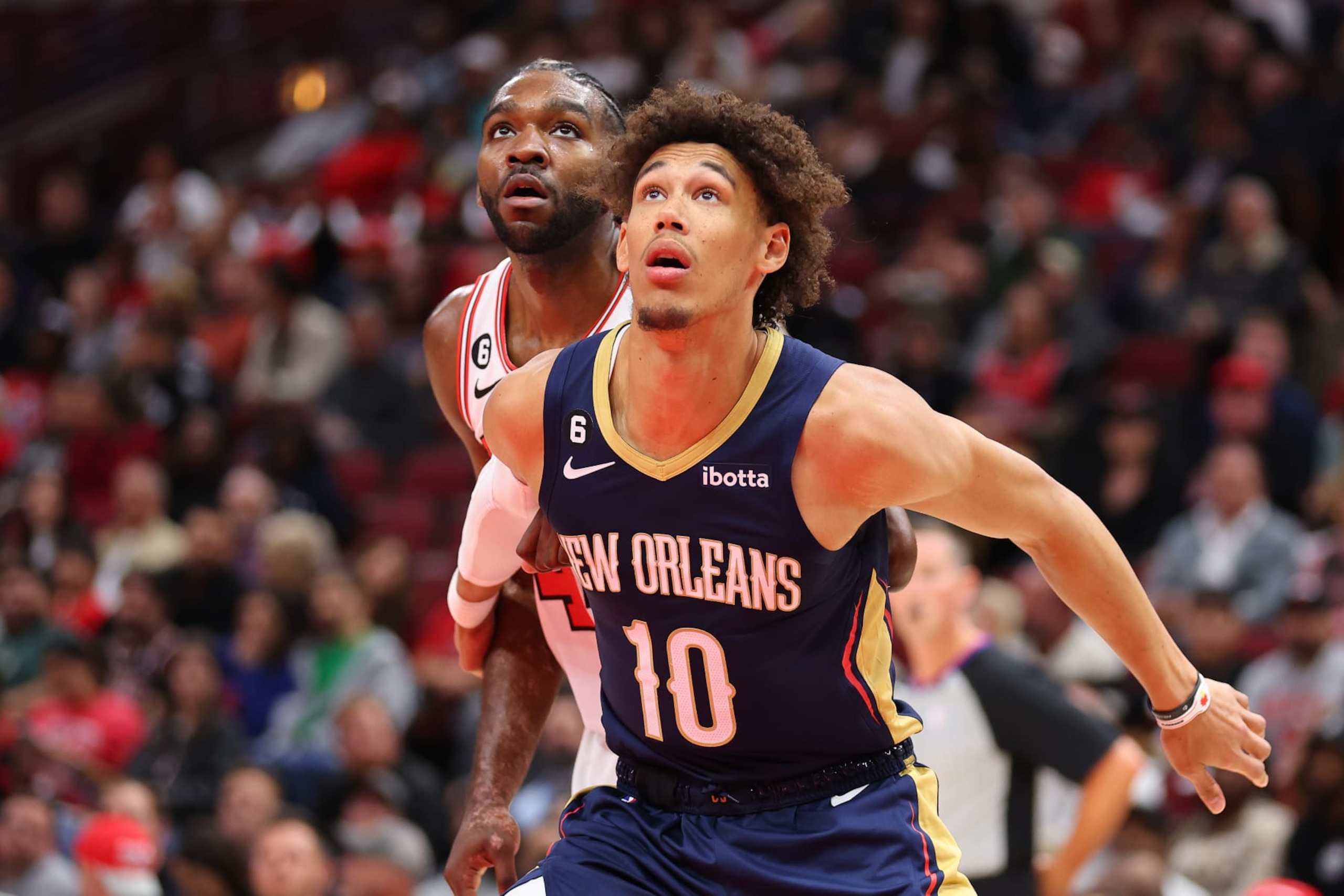 CHICAGO, ILLINOIS - OCTOBER 04: Jaxson Hayes #10 of the New Orleans Pelicans boxes out Patrick Williams #44 of the Chicago Bulls during the first half of a preseason game at the United Center on October 04, 2022 in Chicago, Illinois.NOTE TO USER: User expressly acknowledges and agrees that, by downloading and or using this photograph, User is consenting to the terms and conditions of the Getty Images License Agreement. (Photo by Michael Reaves/Getty Images)