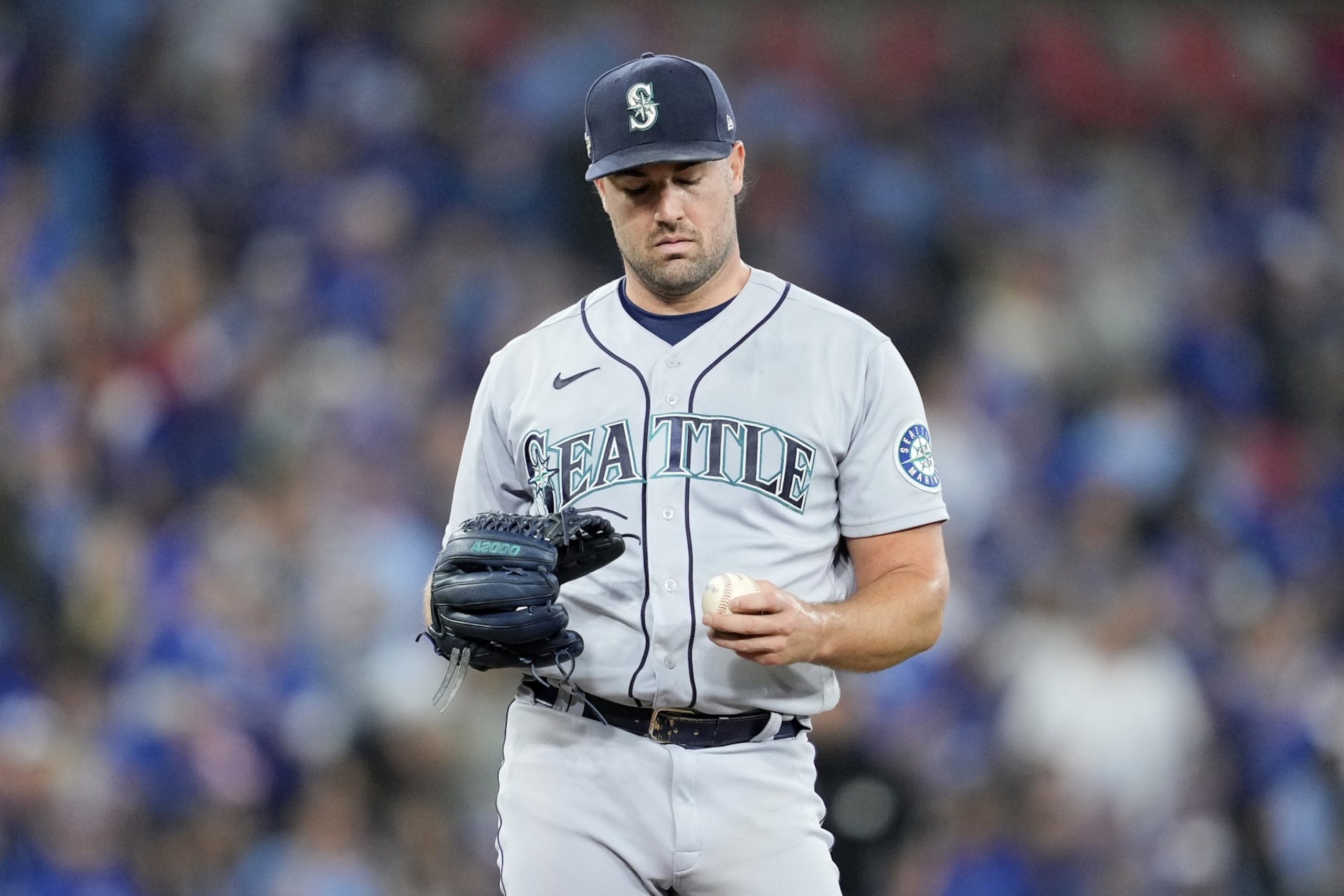 TORONTO, ONTARIO - OCTOBER 08: Robbie Ray #38 of the Seattle Mariners reacts against the Toronto Blue Jays during the second inning in game two of the American League Wild Card Series at Rogers Centre on October 08, 2022 in Toronto, Ontario. (Photo by Mark Blinch/Getty Images)