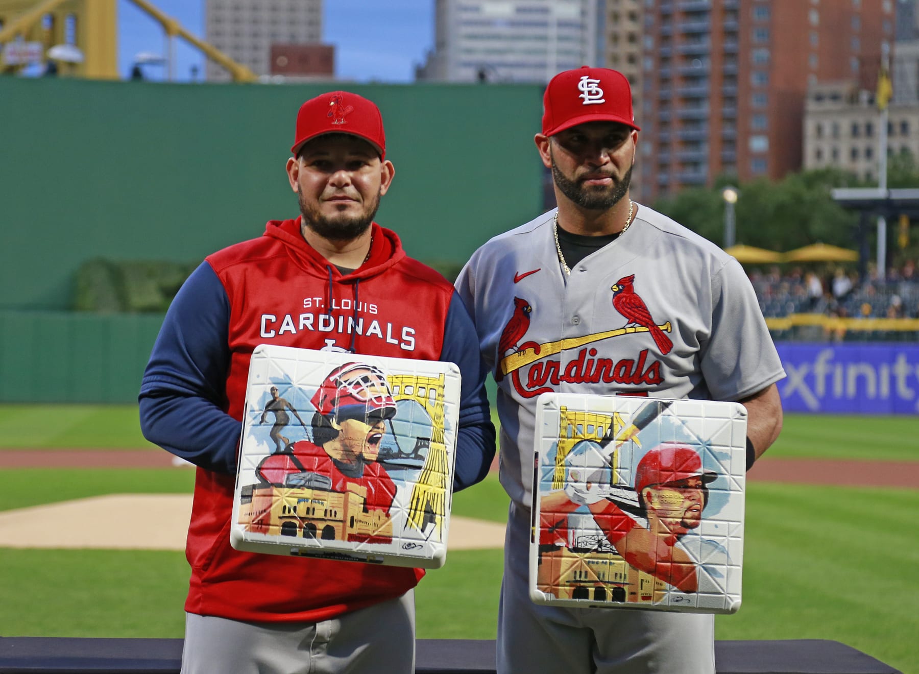 TWO LEGENDS YADIER MOLINA AND ALBERT PUJOLS OFFICIALLY RETURN TO THE CARDINALS – 3 MONTHS OF STRATEGIC ADVISORY COULD CHANGE THE SEASON.Y1 – Express Xinloc