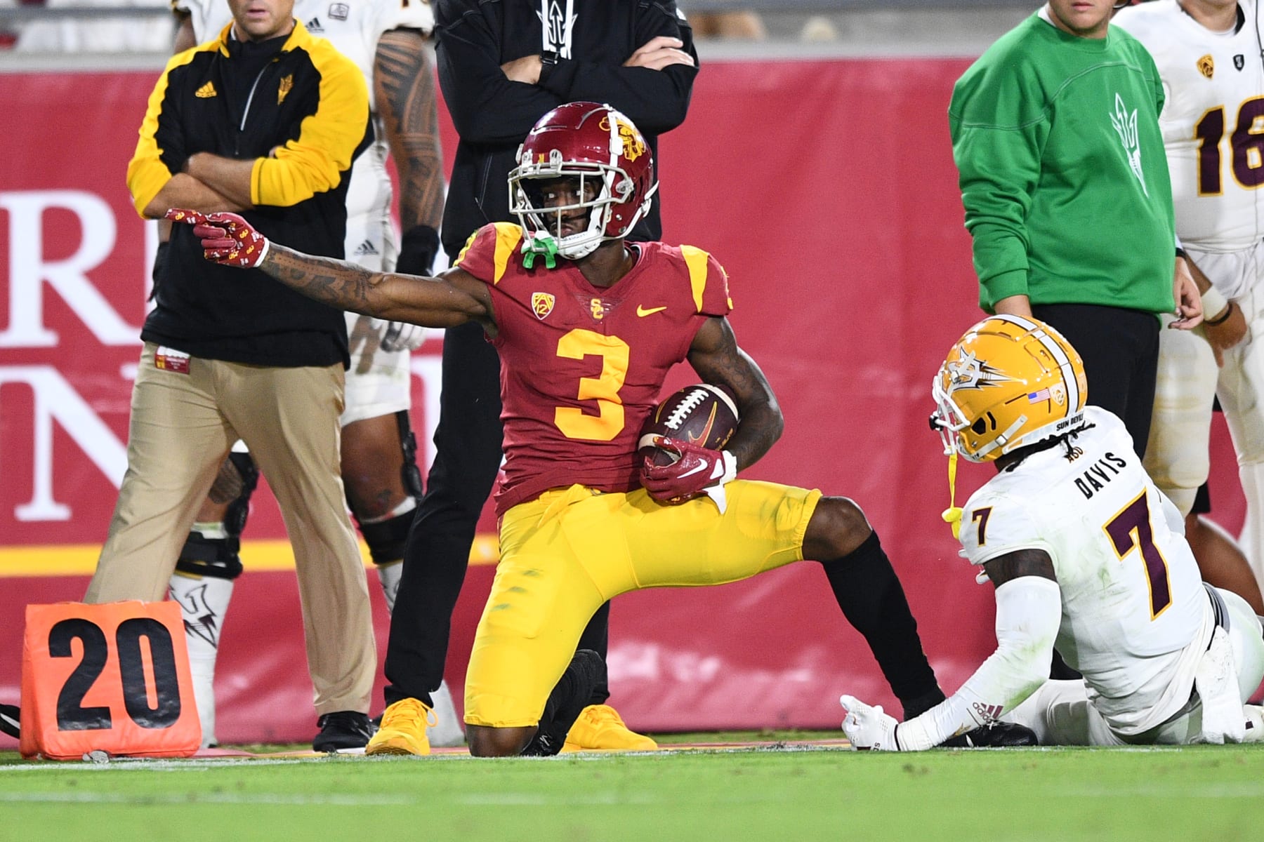LOS ANGELES, CA - OCTOBER 01: USC Trojans wide receiver Jordan Addison (3) signals first down after a catch during college football game between the Arizona State Sun Devils and the USC Trojans on October 1, 2022, at Los Angeles Memorial Coliseum in Los Angeles, CA. (Photo by Brian Rothmuller/Icon Sportswire via Getty Images)