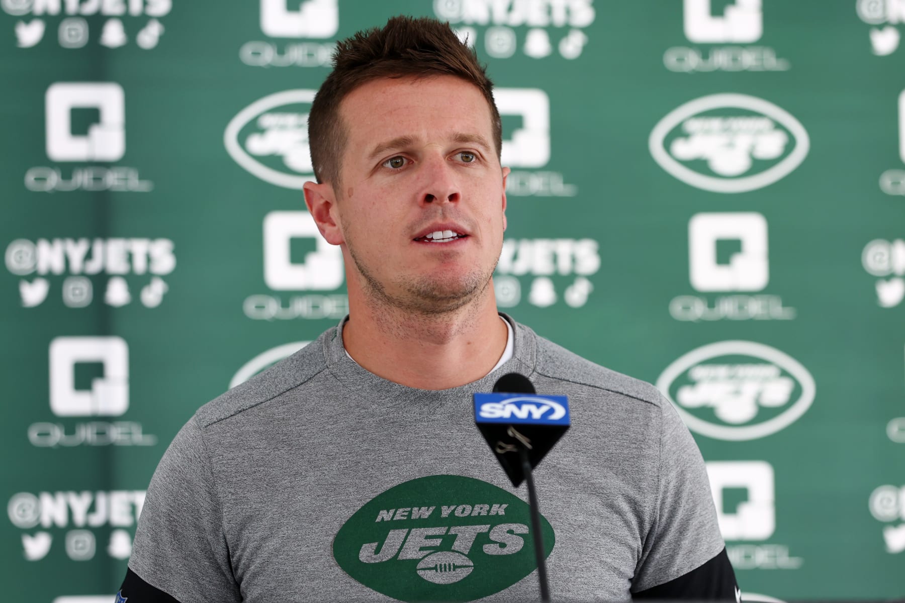 FLORHAM PARK, NJ - AUGUST 01: Offensive Coordinator Mike LaFleur speaks after training camp at Atlantic Health Jets Training Center on August 1, 2022 in Florham Park, New Jersey. (Photo by Rich Schultz/Getty Images)