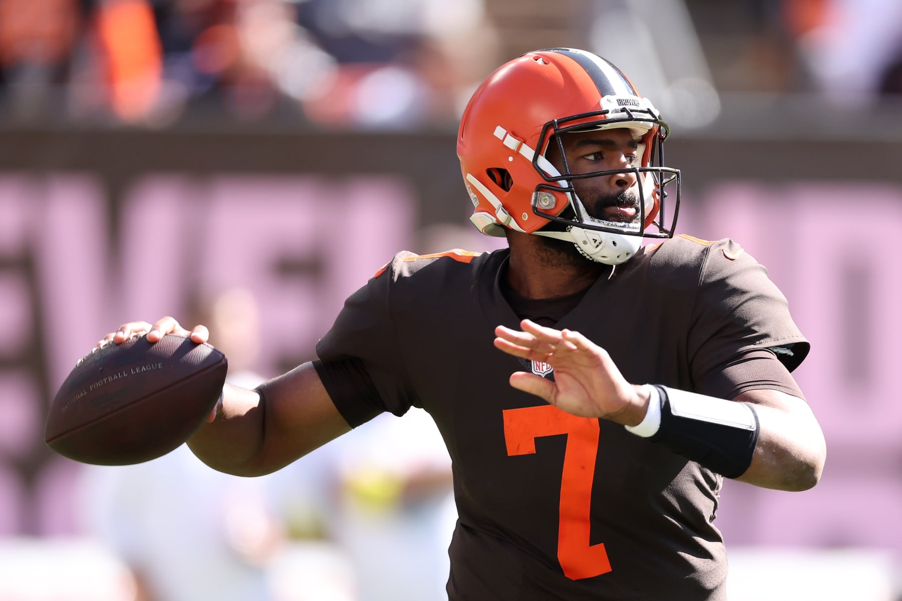 CLEVELAND, OHIO - OCTOBER 09: Jacoby Brissett #7 of the Cleveland Browns attempts a pass during the second quarter against the Los Angeles Chargers at FirstEnergy Stadium on October 09, 2022 in Cleveland, Ohio. (Photo by Gregory Shamus/Getty Images)
