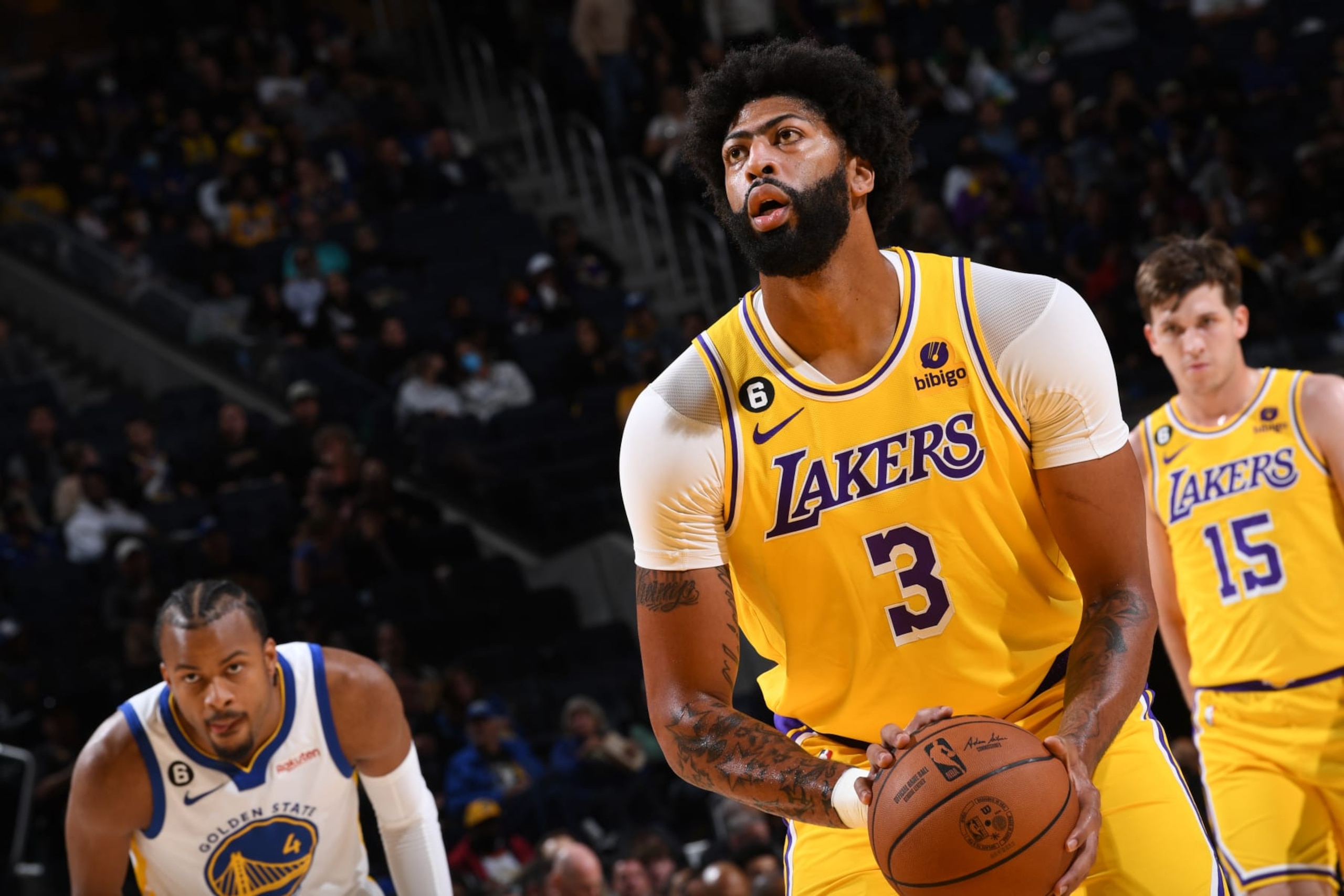SAN FRANCISCO, CA - OCTOBER 9: Anthony Davis #3 of the Los Angeles Lakers prepares to shoot a free throw during the game against the Golden State Warriors on October 9, 2022 at Chase Center in San Francisco, California. NOTE TO USER: User expressly acknowledges and agrees that, by downloading and or using this photograph, user is consenting to the terms and conditions of Getty Images License Agreement. Mandatory Copyright Notice: Copyright 2022 NBAE (Photo by Noah Graham/NBAE via Getty Images) SAN FRANCISCO, CA - OCTOBER 9: Anthony Davis #3 of the Los Angeles Lakers prepares to shoot a free throw during the game against the Golden State Warriors on October 9, 2022 at Chase Center in San Francisco, California. NOTE TO USER: User expressly acknowledges and agrees that, by downloading and or using this photograph, user is consenting to the terms and conditions of Getty Images License Agreement. Mandatory Copyright Notice: Copyright 2022 NBAE (Photo by Noah Graham/NBAE via Getty Images)