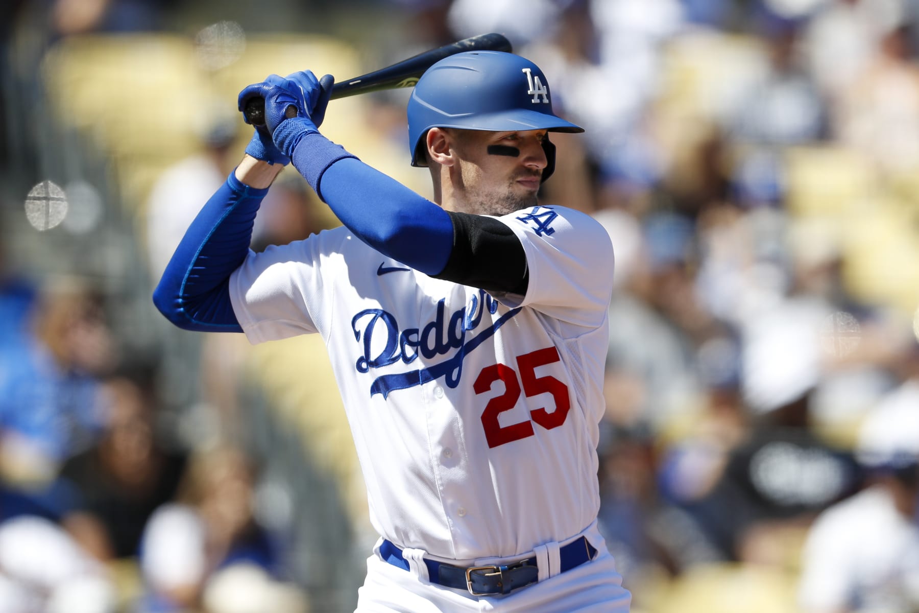 LOS ANGELES, CA - SEPTEMBER 20: Los Angeles Dodgers left fielder Trayce Thompson (25) waits for the pitch during game 1 of a doubleheader between the Arizona Diamondbacks and Los Angeles Dodgers on September 20, 2022, at Dodger Stadium in Los Angeles, CA. (Photo by Brandon Sloter/Icon Sportswire via Getty Images)