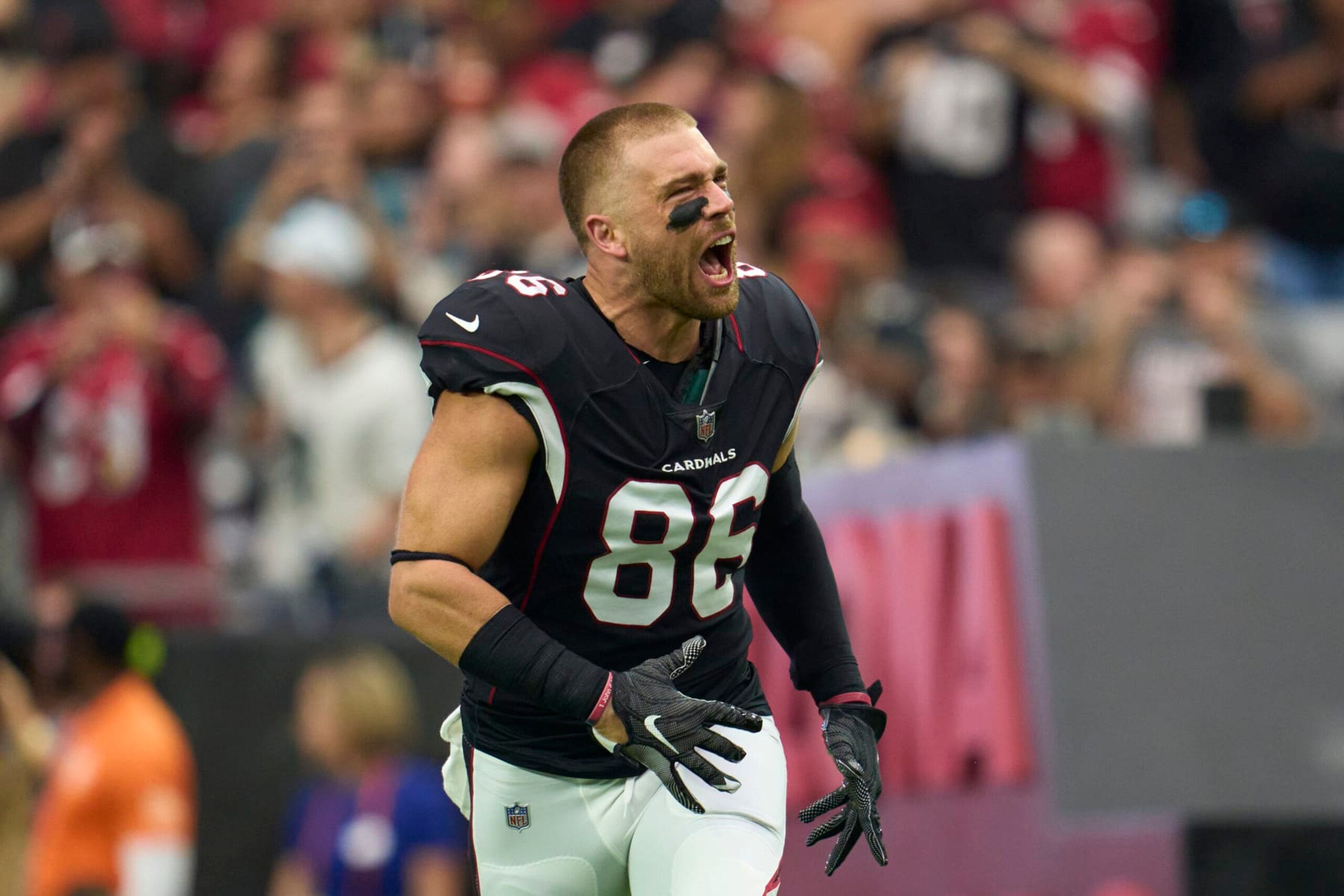 GLENDALE, AZ - OCTOBER 09: Zach Ertz #86 of the Arizona Cardinals takes the field before kickoff against the Philadelphia Eagles at State Farm Stadium on October 9, 2022 in Glendale, Arizona. (Photo by Cooper Neill/Getty Images)