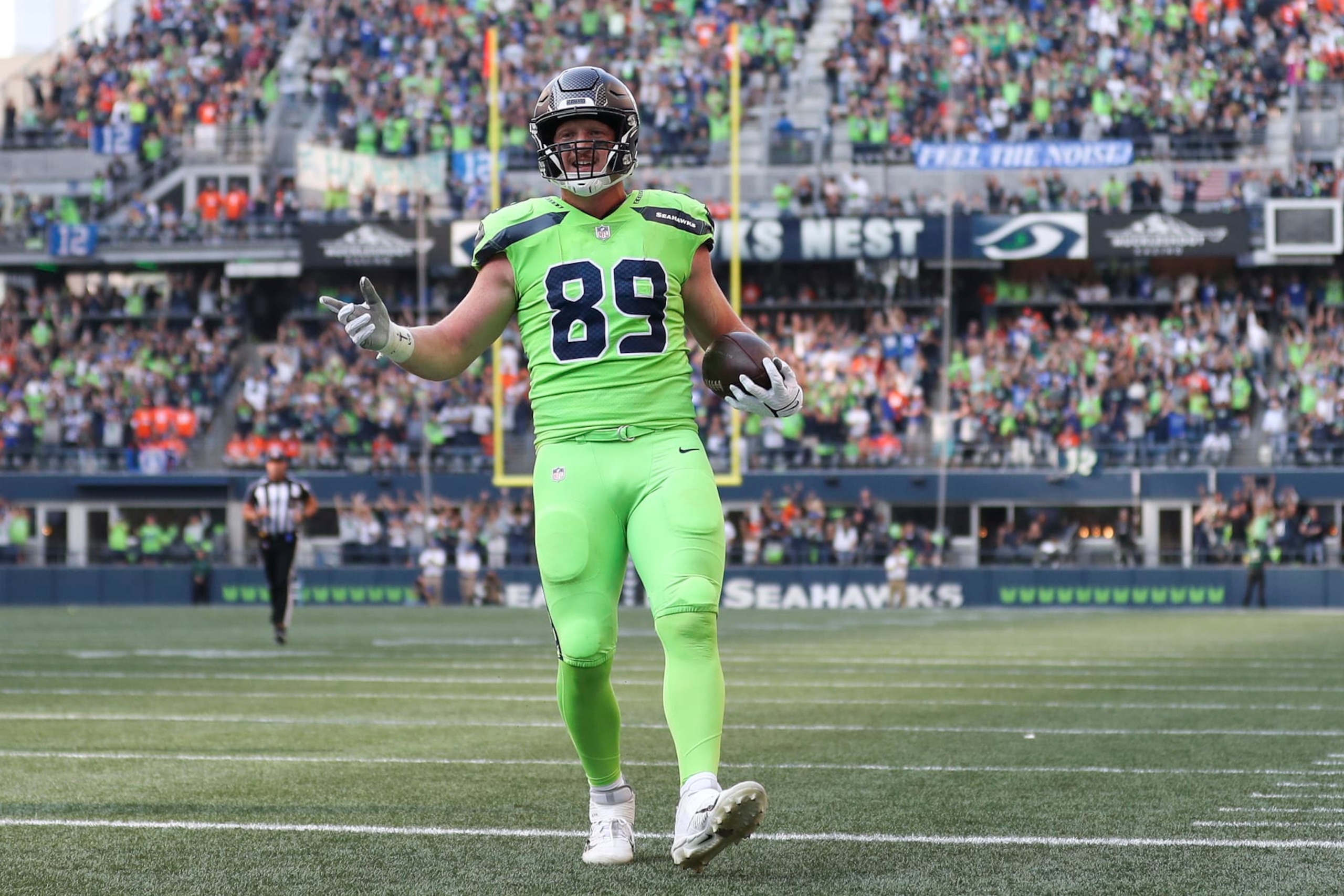 SEATTLE, WASHINGTON - SEPTEMBER 12: Will Dissly #89 of the Seattle Seahawks scores a touchdown during the first quarter against the Denver Broncos at Lumen Field on September 12, 2022 in Seattle, Washington. (Photo by Steph Chambers/Getty Images) SEATTLE, WASHINGTON - SEPTEMBER 12: Will Dissly #89 of the Seattle Seahawks scores a touchdown during the first quarter against the Denver Broncos at Lumen Field on September 12, 2022 in Seattle, Washington. (Photo by Steph Chambers/Getty Images)